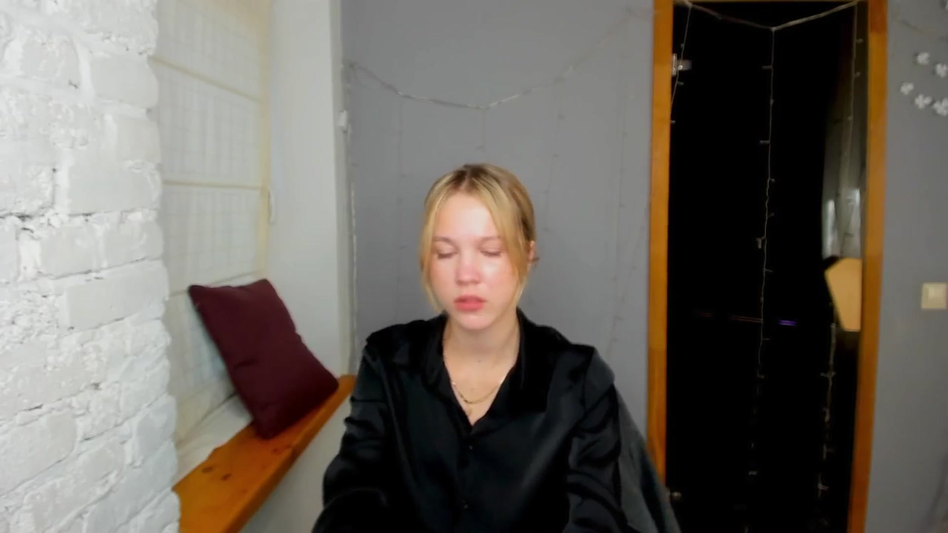 Gallery image thumbnail from Kate_Lewiss's myfreecams stream on, 09/22/2024, 07:29 image 12 of 20
