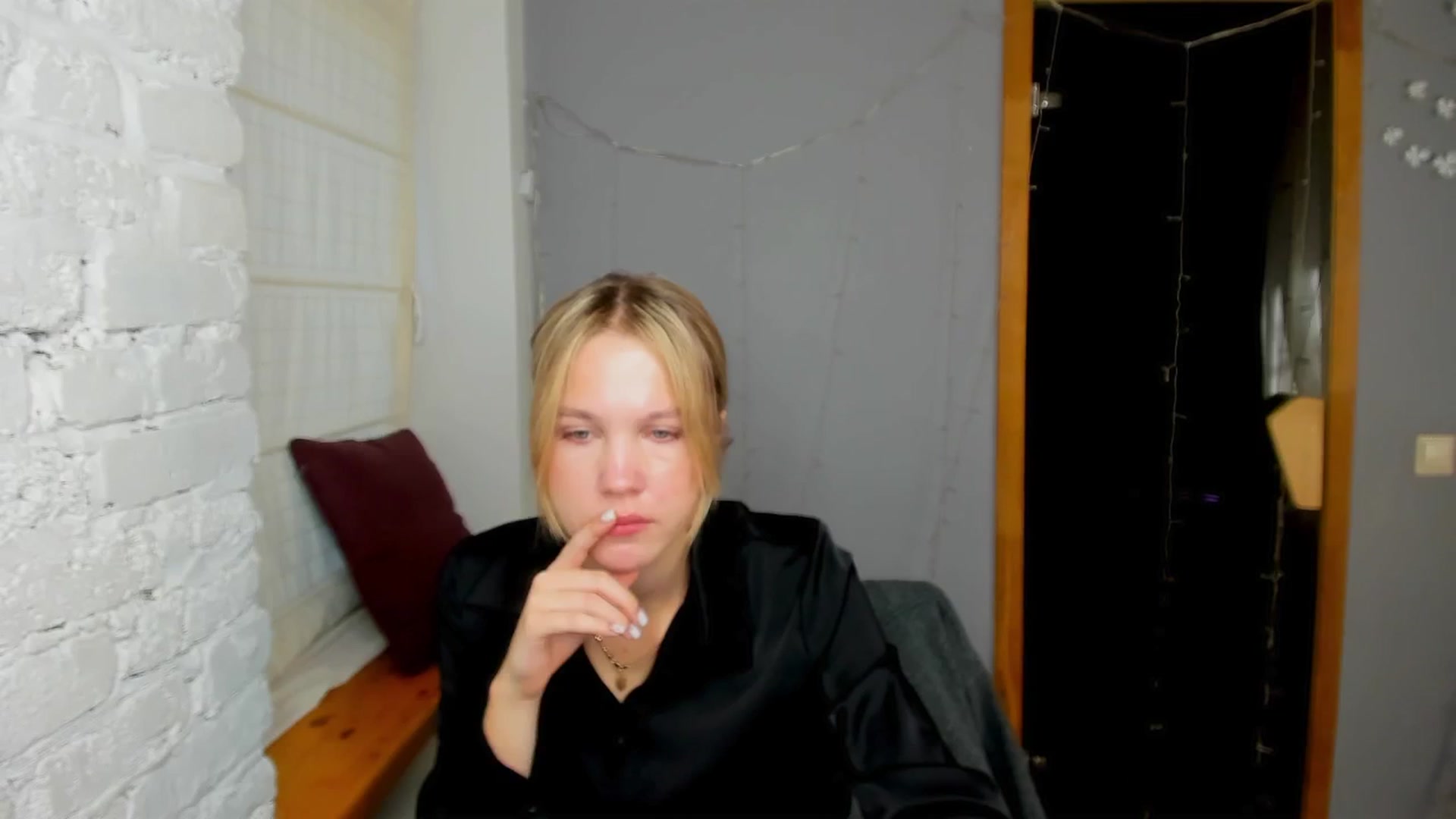 Gallery image thumbnail from Kate_Lewiss's myfreecams stream on, 09/22/2024, 07:29 image 4 of 20