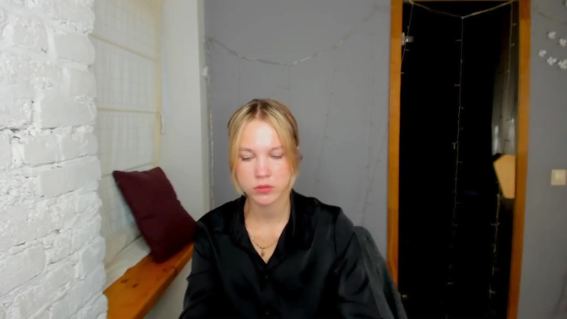 Gallery image thumbnail from Kate_Lewiss's myfreecams stream on, 09/22/2024, 07:29 image 17 of 20