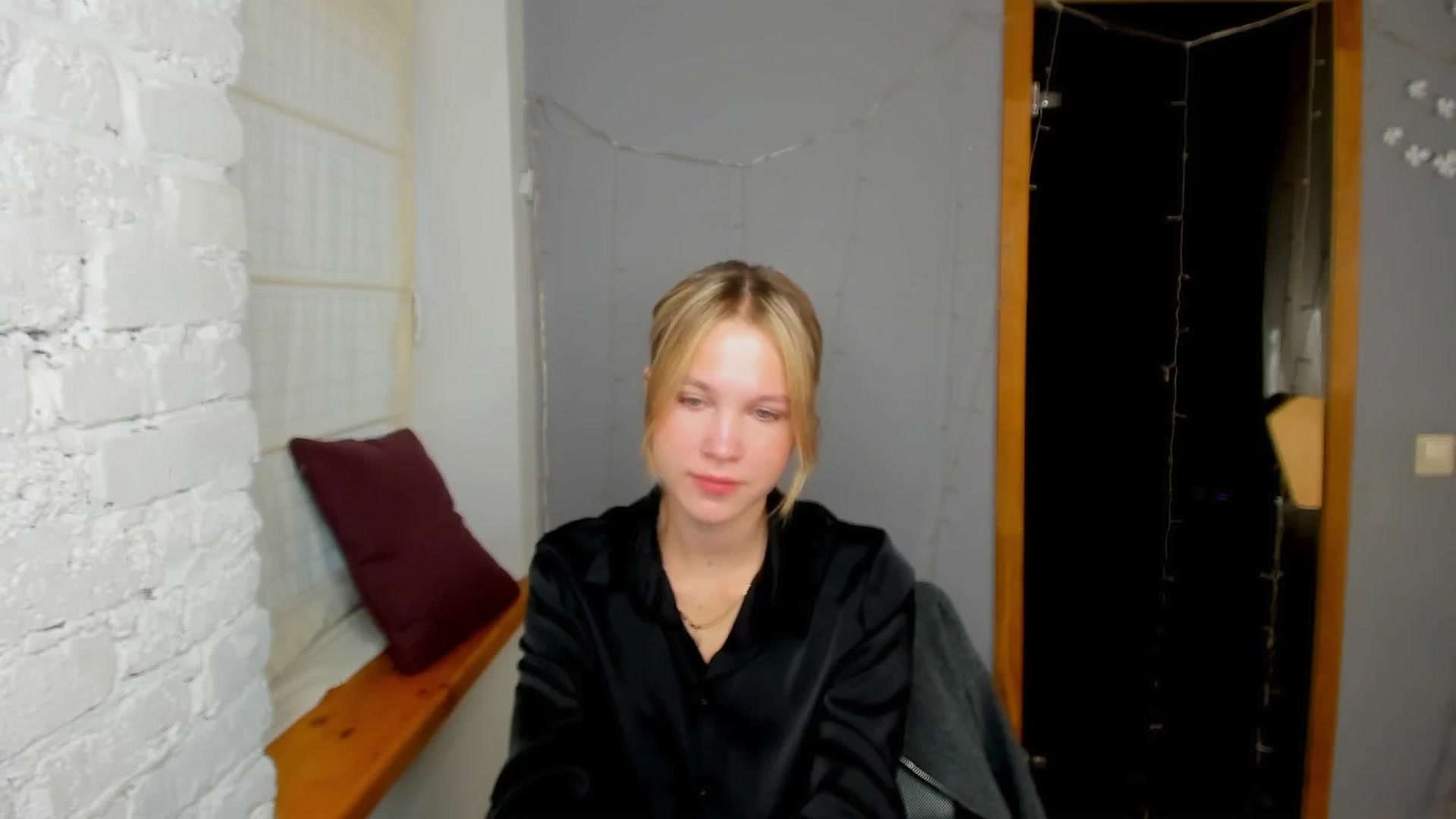 Gallery image thumbnail from Kate_Lewiss's myfreecams stream on, 09/22/2024, 07:29 image 19 of 20