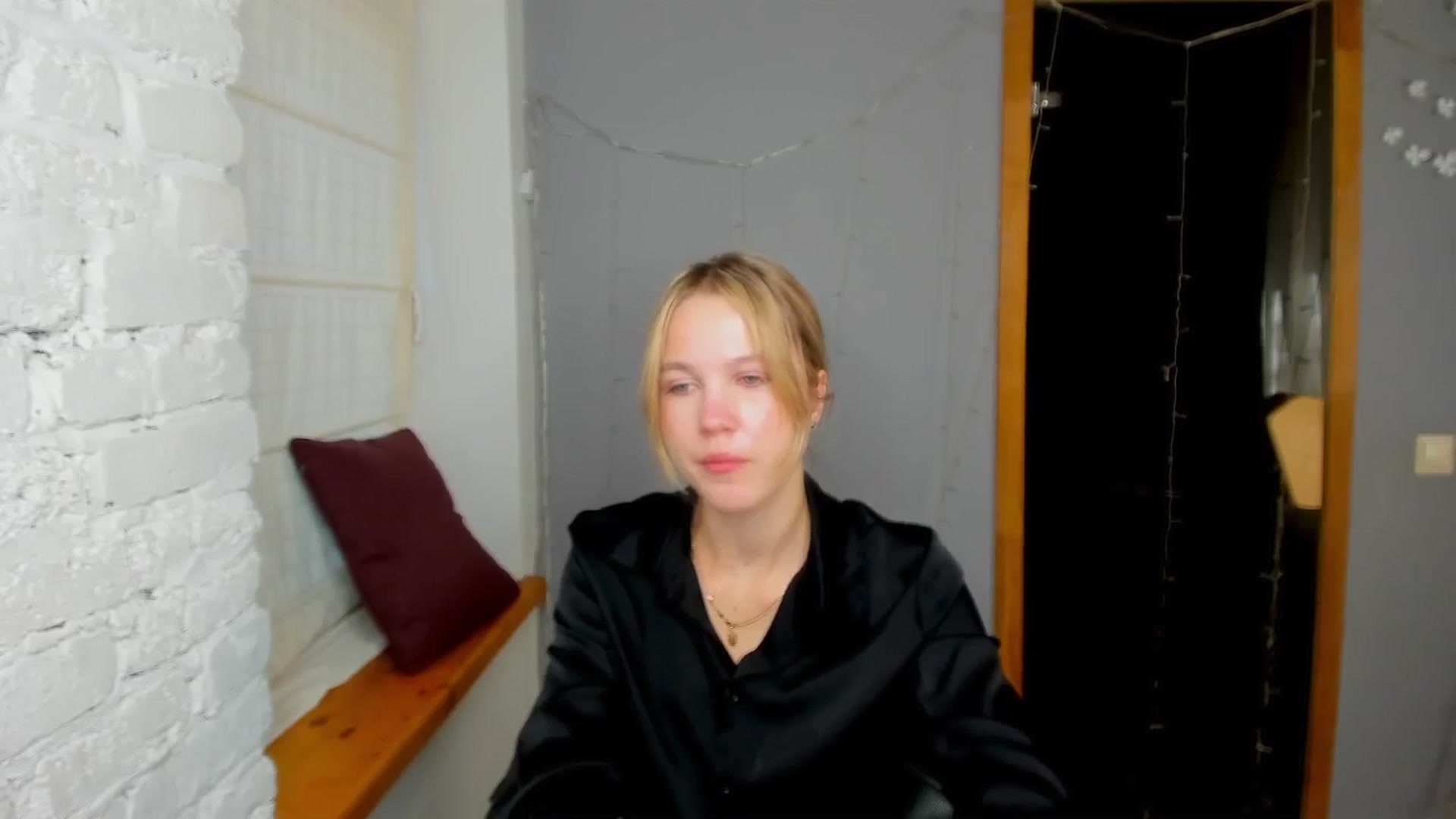 Gallery image thumbnail from Kate_Lewiss's myfreecams stream on, 09/22/2024, 07:29 image 6 of 20