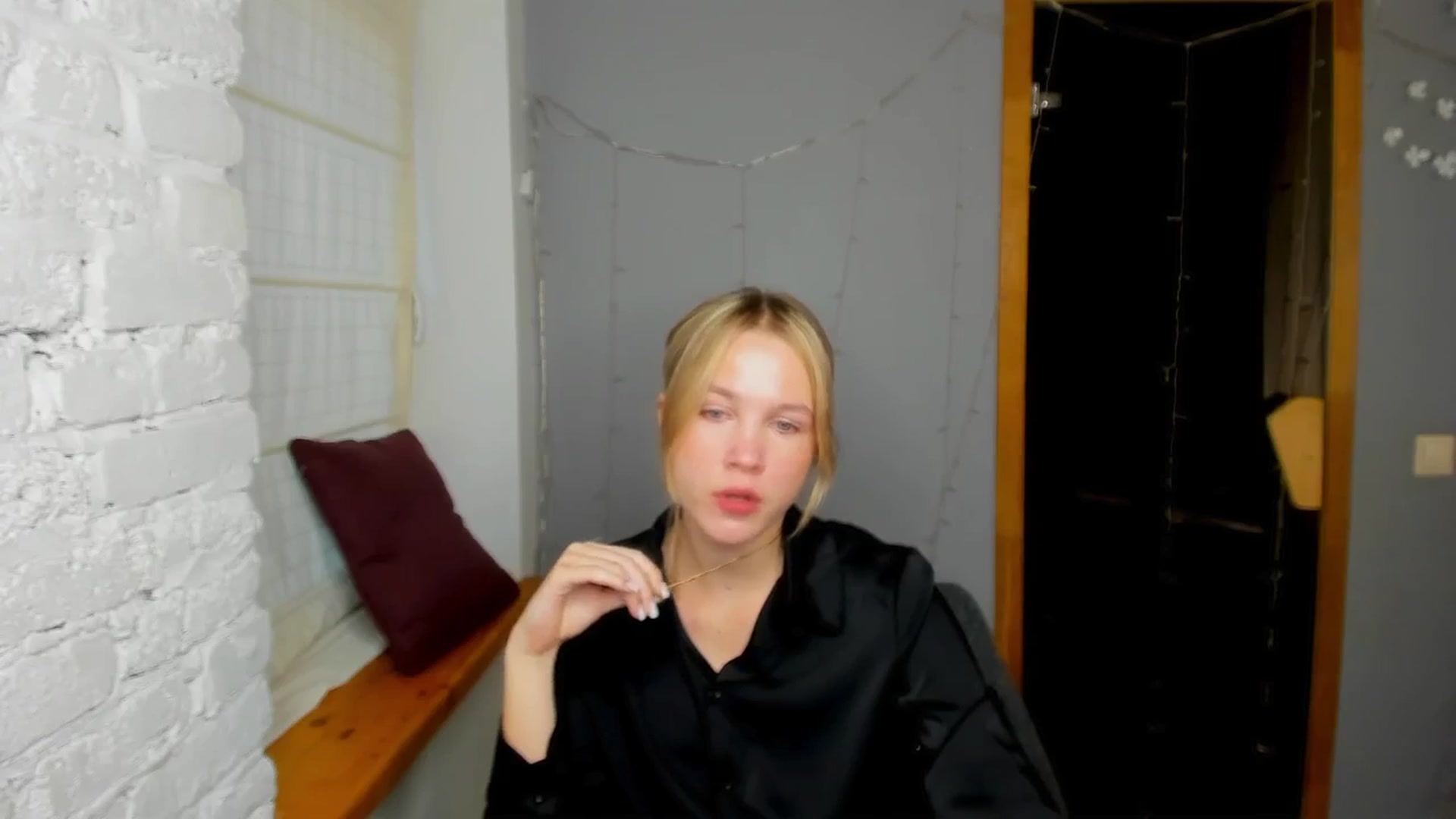 Gallery image thumbnail from Kate_Lewiss's myfreecams stream on, 09/22/2024, 08:26 image 14 of 20