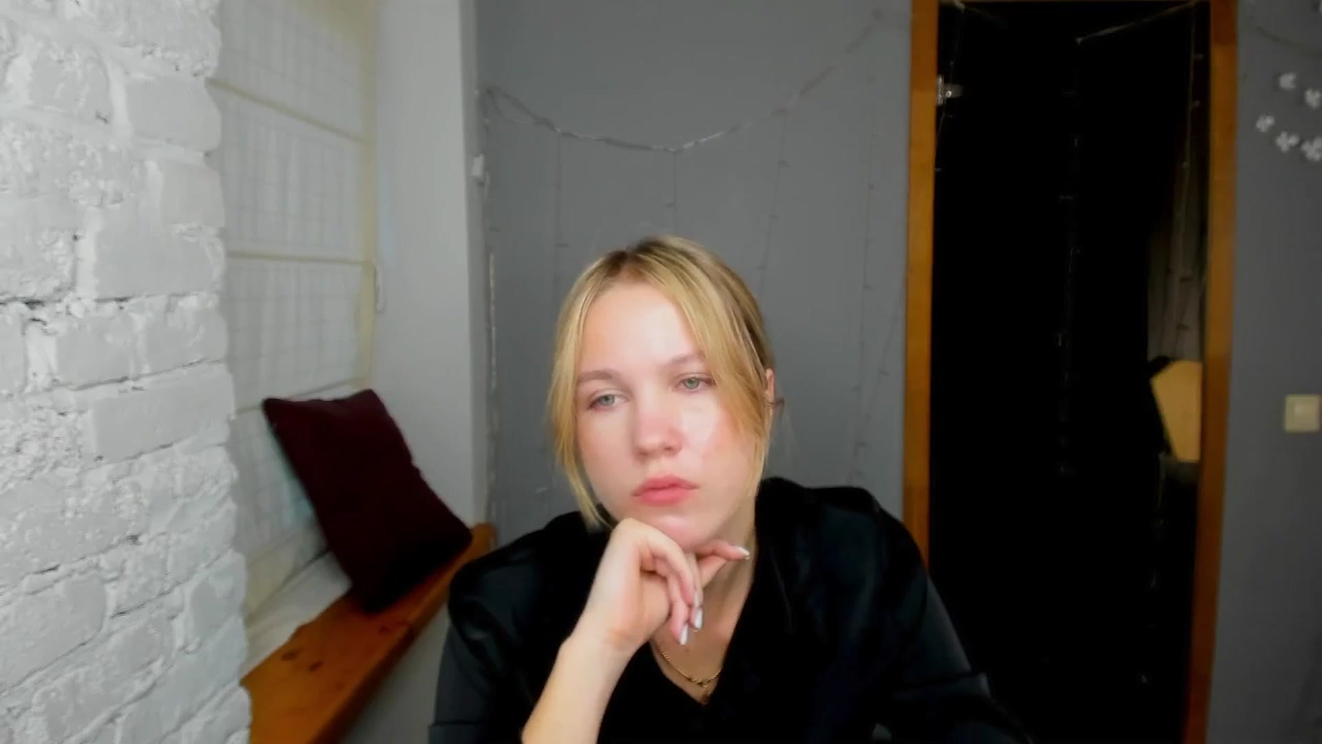 Gallery image thumbnail from Kate_Lewiss's myfreecams stream on, 09/22/2024, 08:26 image 3 of 20