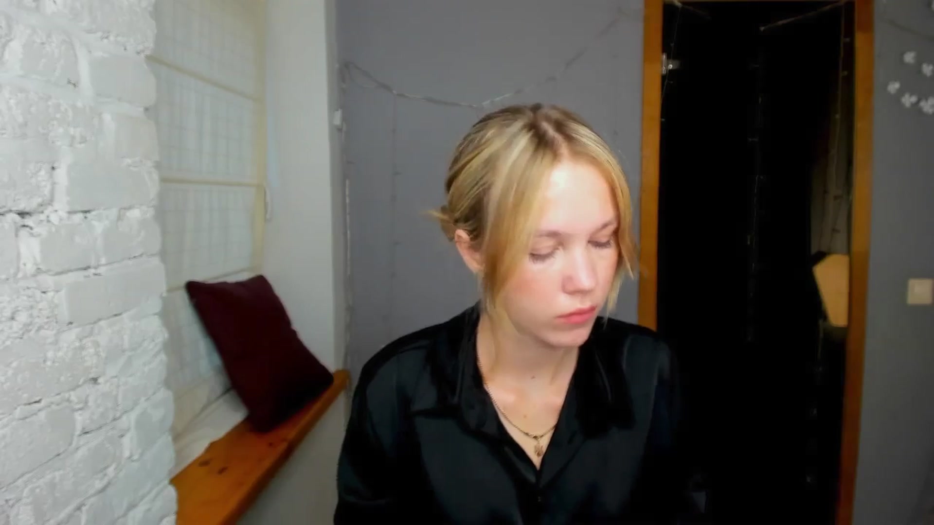 Gallery image thumbnail from Kate_Lewiss's myfreecams stream on, 09/22/2024, 08:26 image 6 of 20