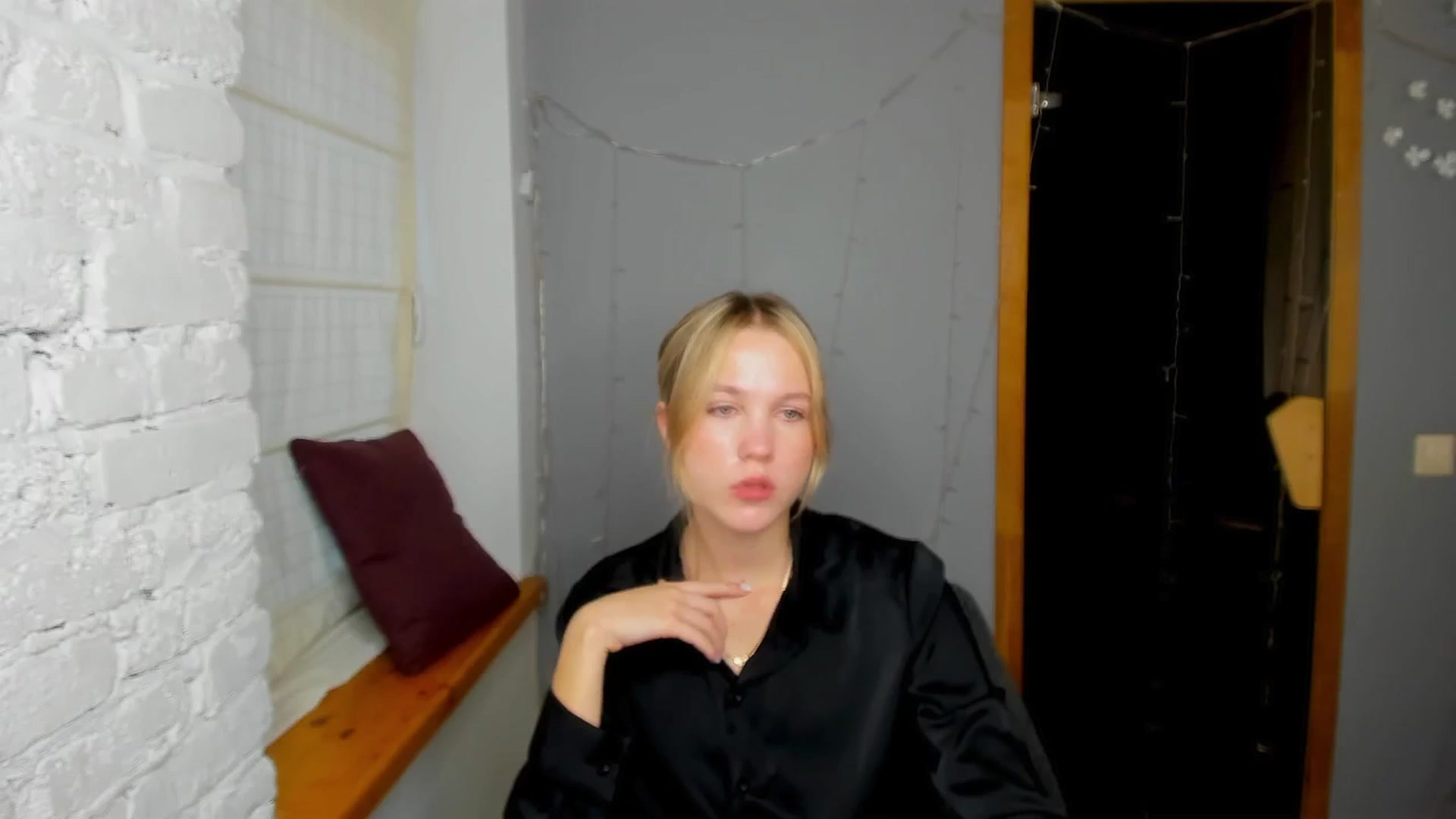 Gallery image thumbnail from Kate_Lewiss's myfreecams stream on, 09/22/2024, 08:26 image 18 of 20