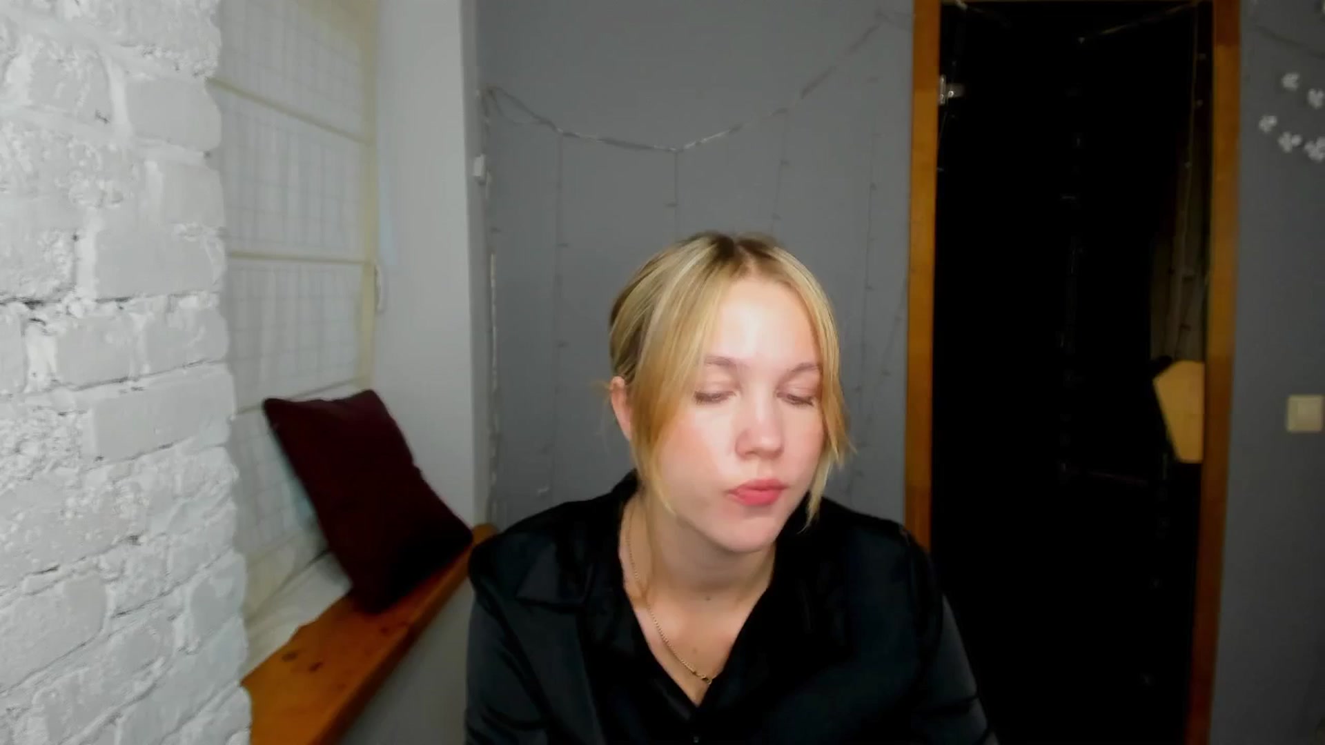 Gallery image thumbnail from Kate_Lewiss's myfreecams stream on, 09/22/2024, 08:26 image 12 of 20