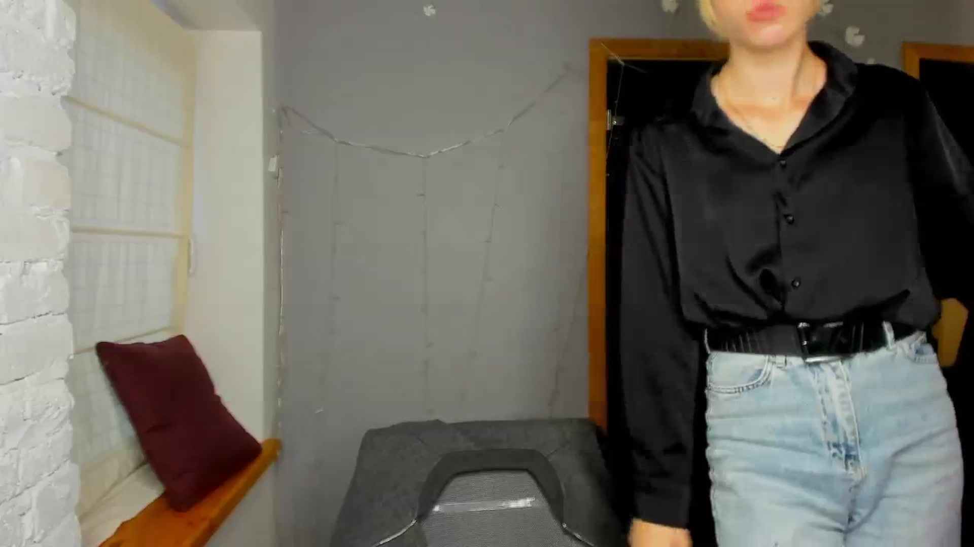 Gallery image thumbnail from Kate_Lewiss's myfreecams stream on, 09/22/2024, 09:58 image 17 of 20