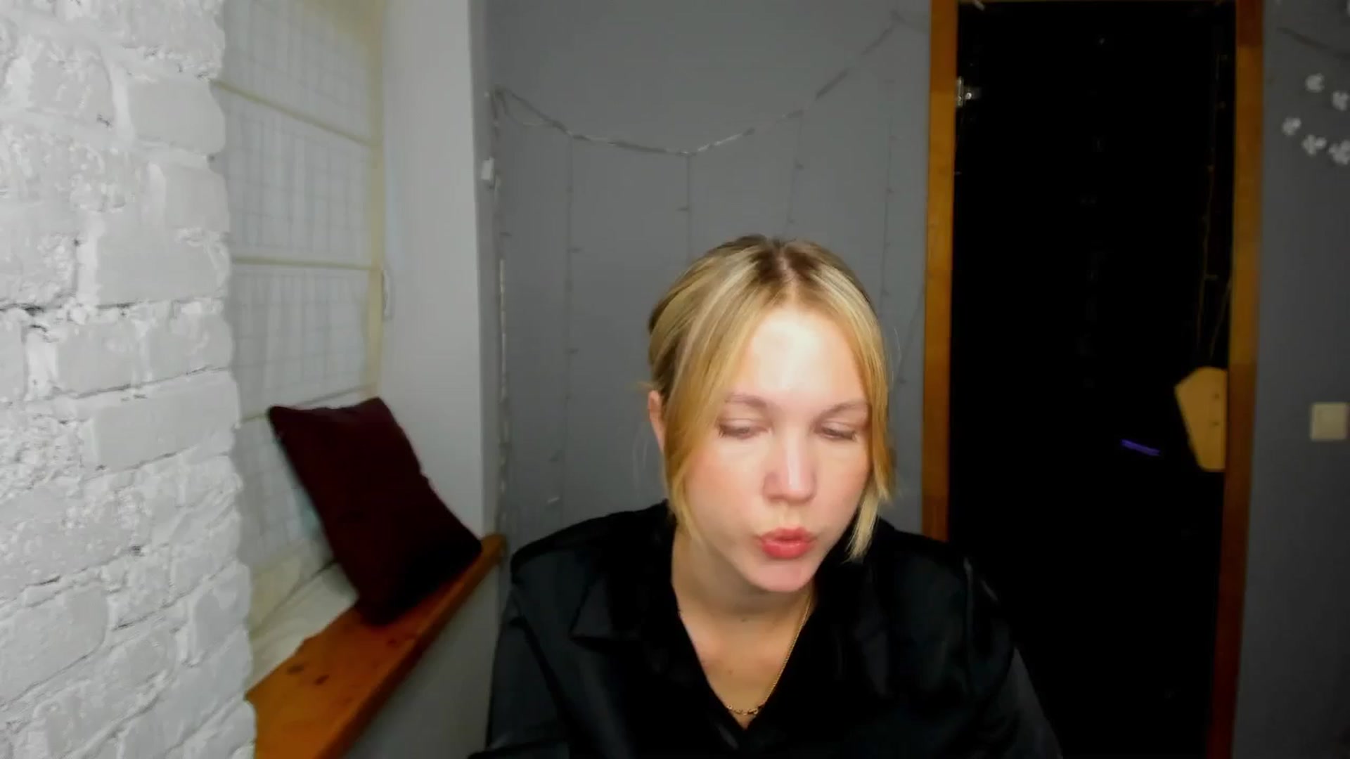 Gallery image thumbnail from Kate_Lewiss's myfreecams stream on, 09/22/2024, 09:58 image 2 of 20
