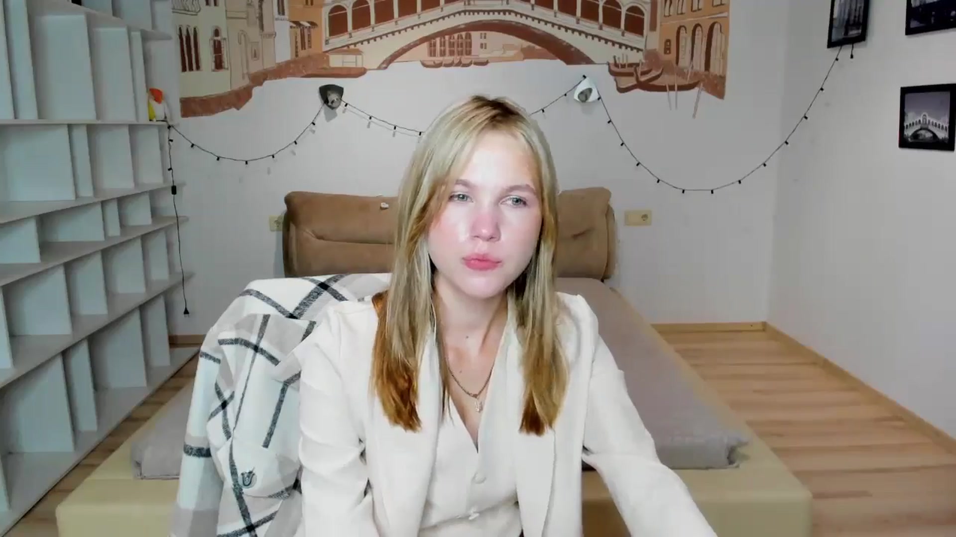 Gallery image thumbnail from Kate_Lewiss's myfreecams stream on, 09/23/2024, 06:17 image 7 of 20