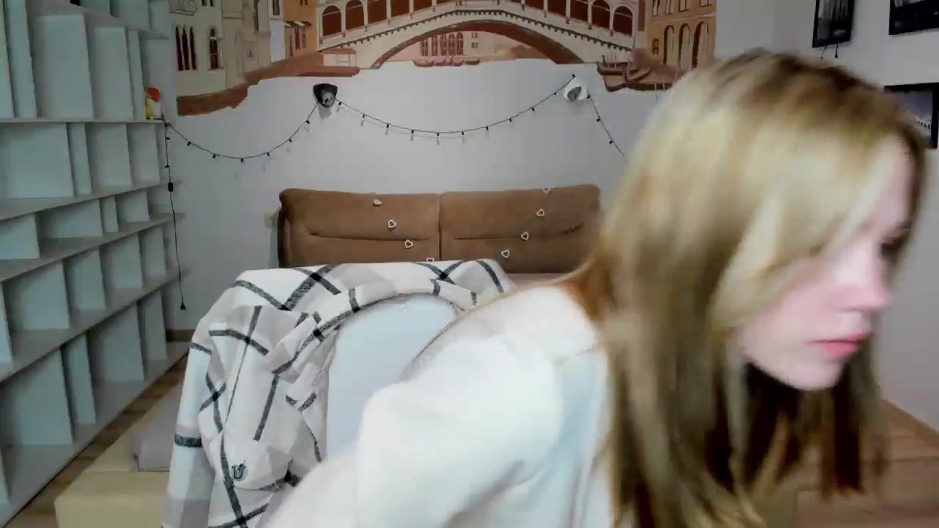 Gallery image thumbnail from Kate_Lewiss's myfreecams stream on, 09/23/2024, 06:17 image 4 of 20