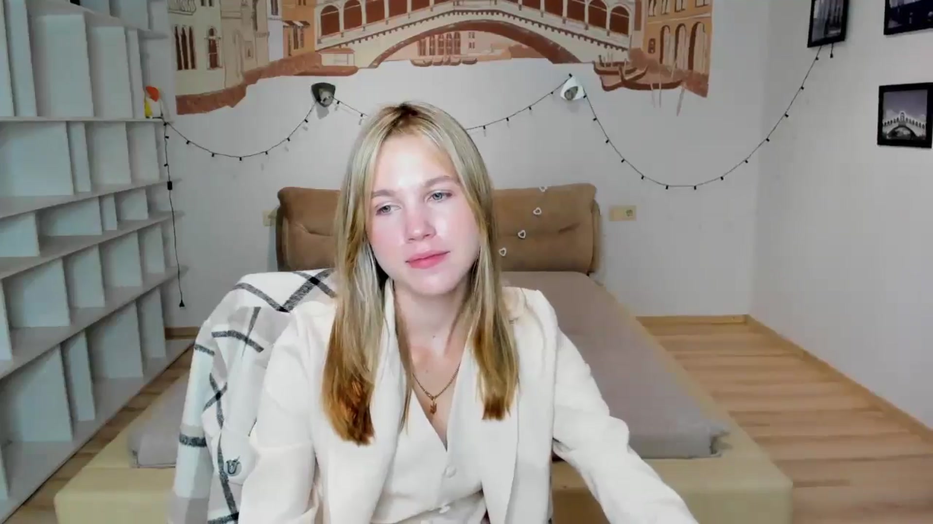Gallery image thumbnail from Kate_Lewiss's myfreecams stream on, 09/23/2024, 06:17 image 12 of 20