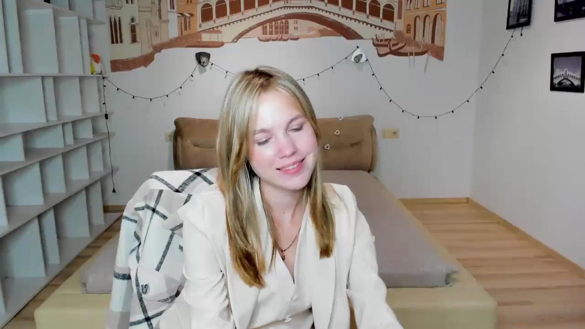 Gallery image thumbnail from Kate_Lewiss's myfreecams stream on, 09/23/2024, 06:17 image 13 of 20