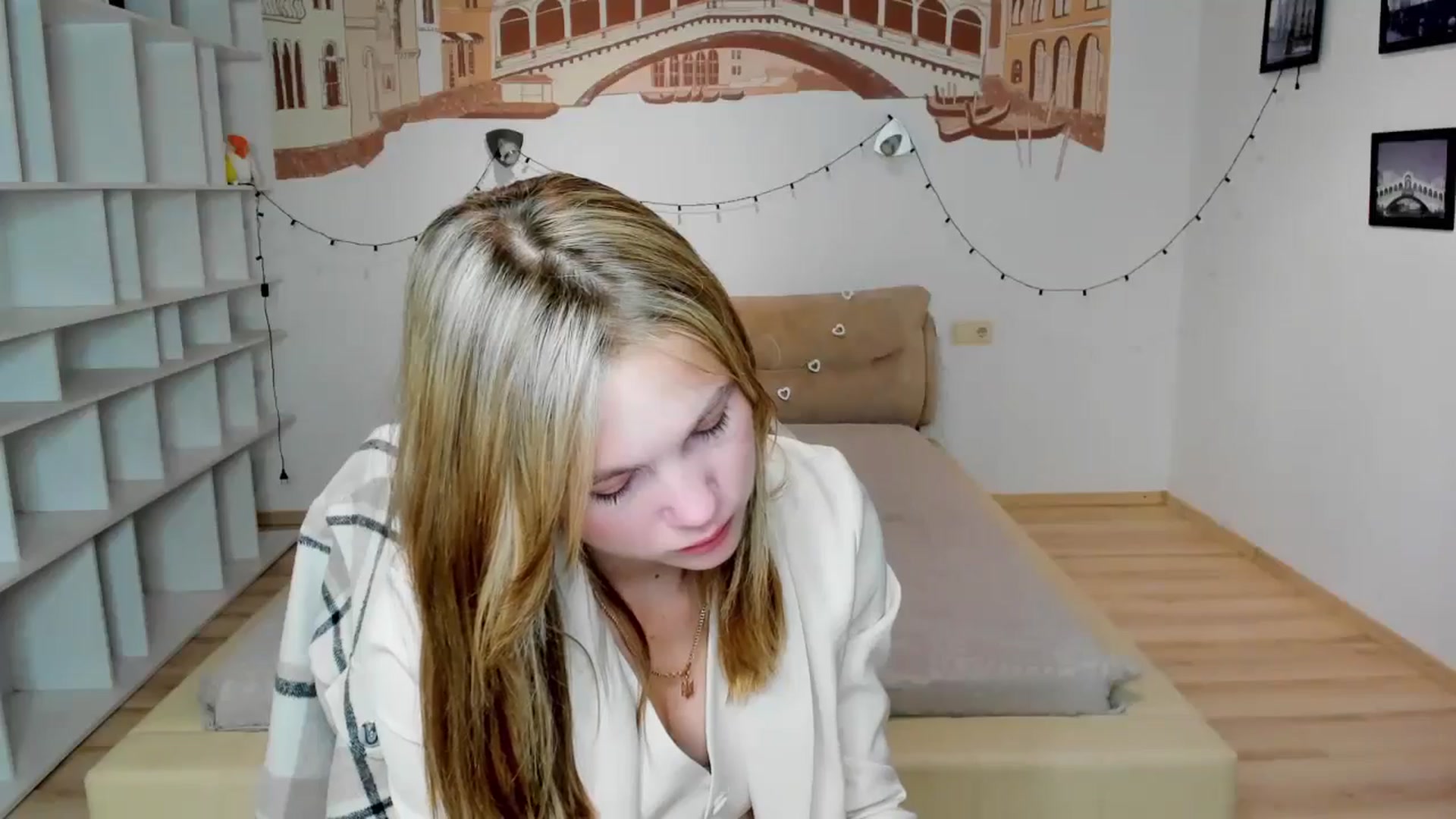 Gallery image thumbnail from Kate_Lewiss's myfreecams stream on, 09/23/2024, 06:17 image 9 of 20