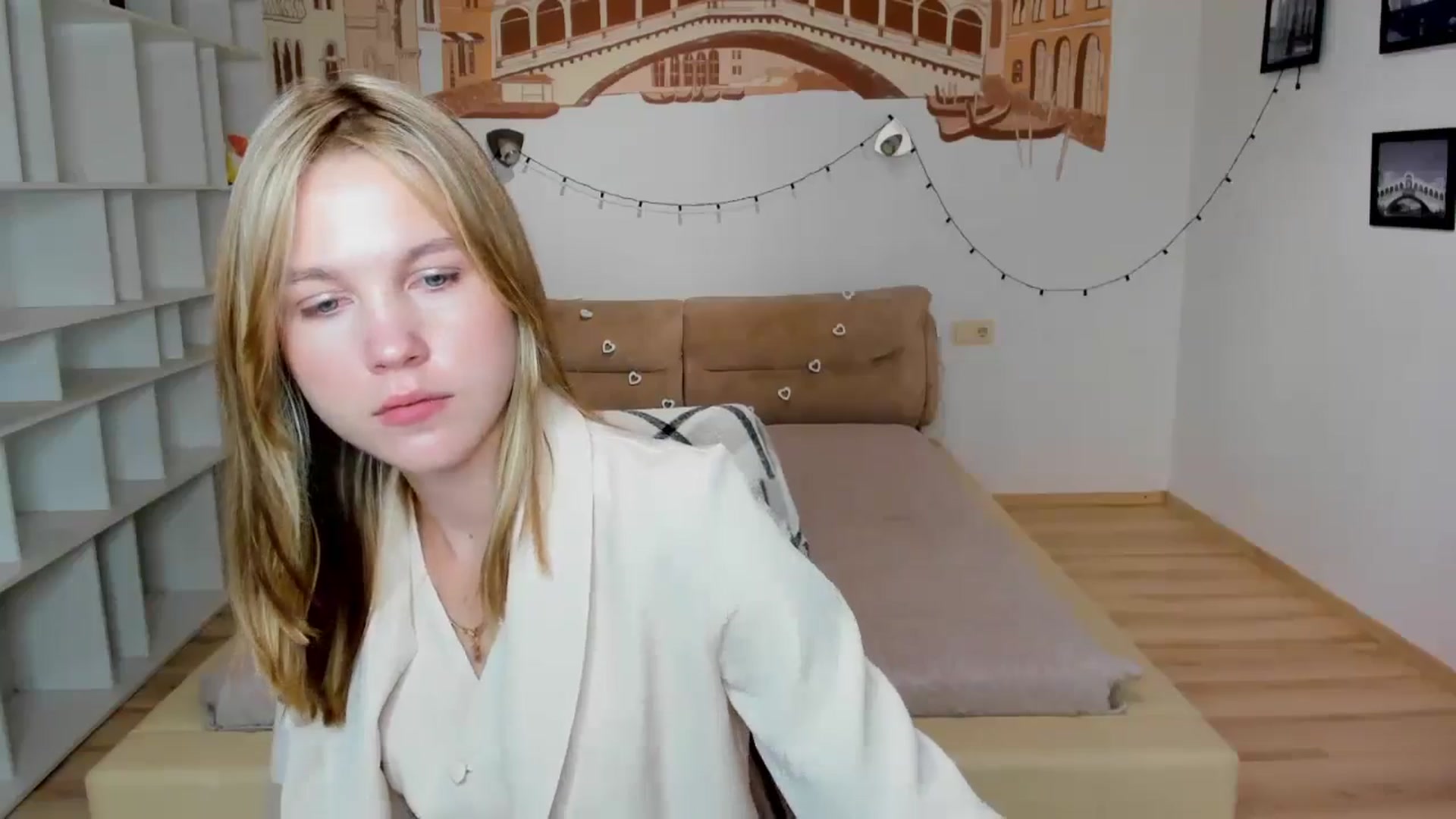 Gallery image thumbnail from Kate_Lewiss's myfreecams stream on, 09/23/2024, 08:41 image 14 of 20