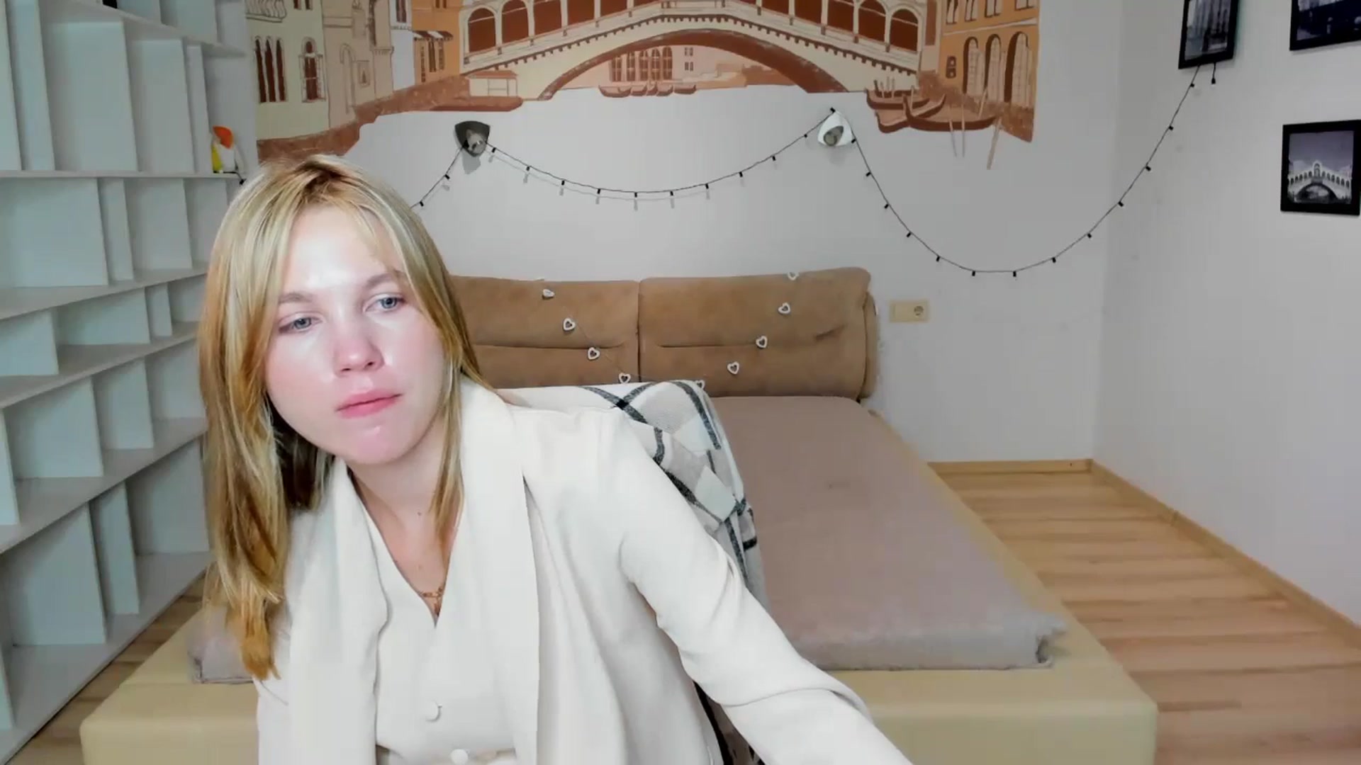 Gallery image thumbnail from Kate_Lewiss's myfreecams stream on, 09/23/2024, 08:41 image 9 of 20