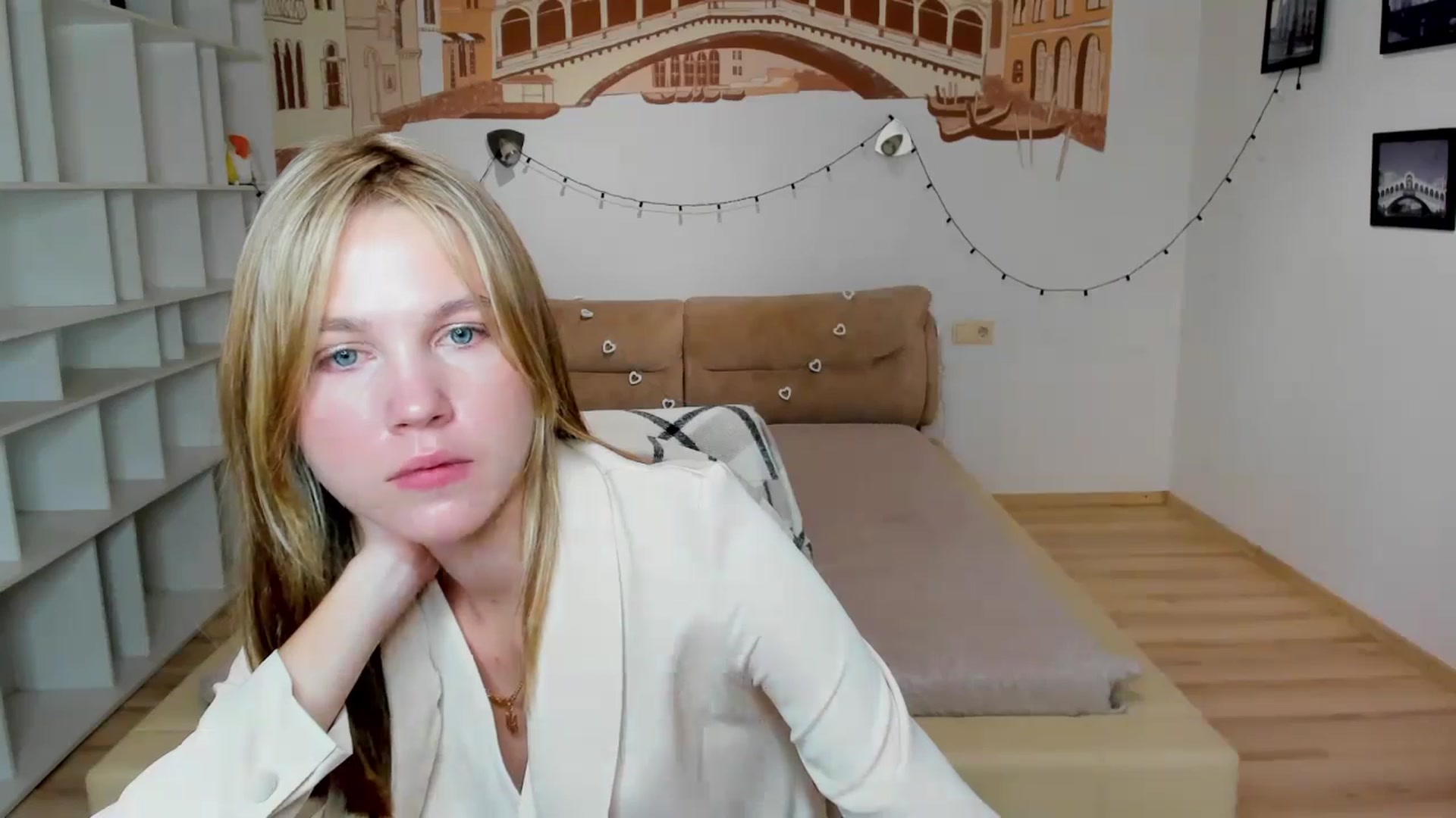 Gallery image thumbnail from Kate_Lewiss's myfreecams stream on, 09/23/2024, 08:41 image 12 of 20