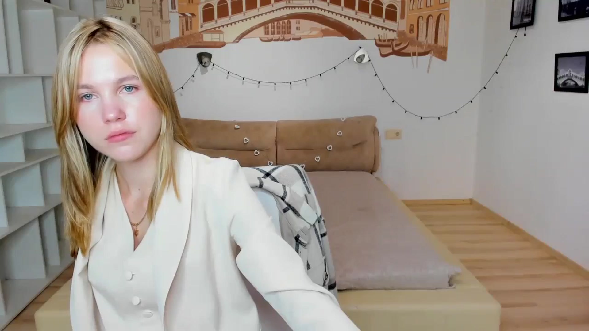 Gallery image thumbnail from Kate_Lewiss's myfreecams stream on, 09/23/2024, 08:41 image 16 of 20