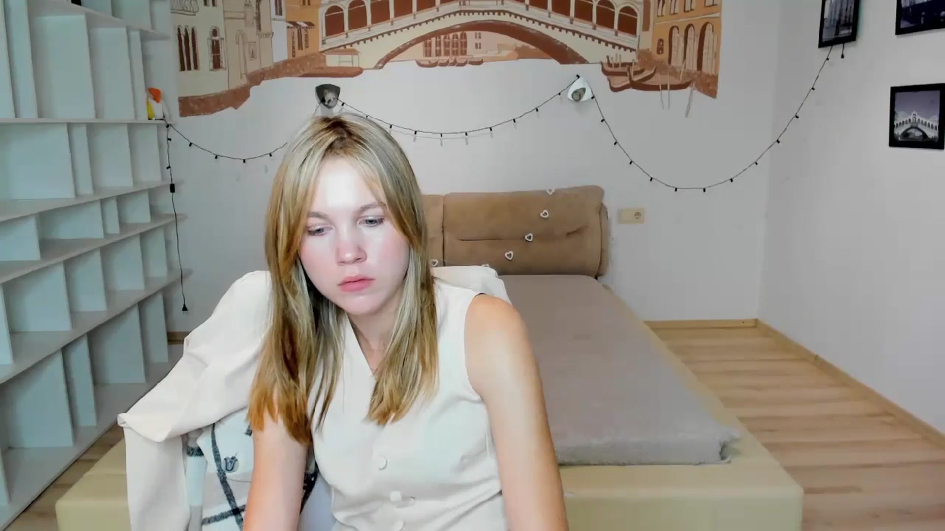 Gallery image thumbnail from Kate_Lewiss's myfreecams stream on, 09/23/2024, 08:41 image 7 of 20