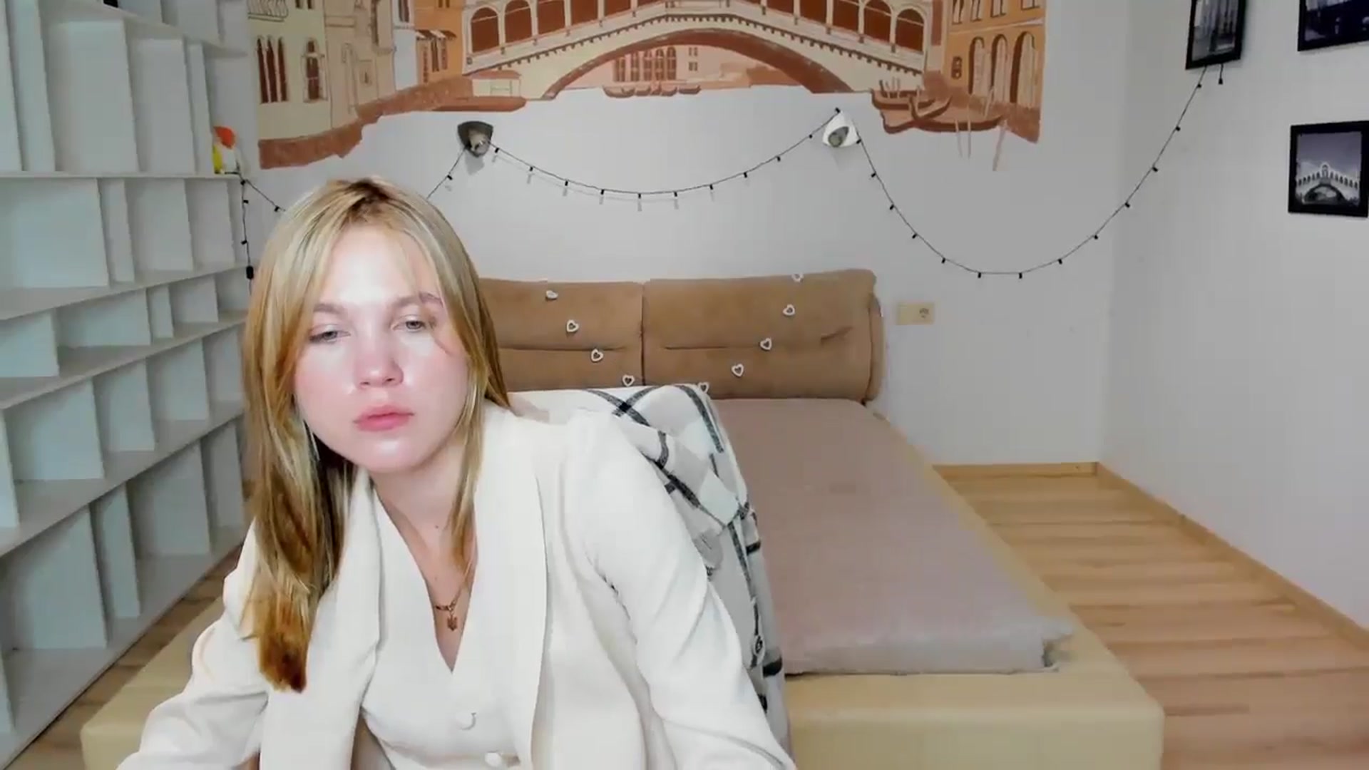 Gallery image thumbnail from Kate_Lewiss's myfreecams stream on, 09/23/2024, 08:41 image 11 of 20