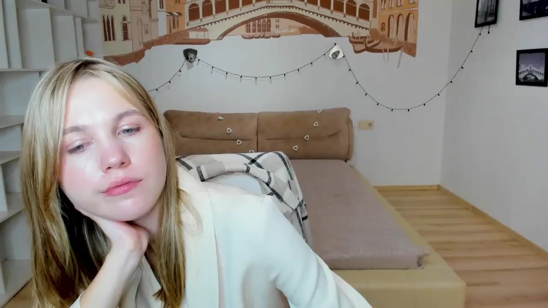Gallery image thumbnail from Kate_Lewiss's myfreecams stream on, 09/23/2024, 09:47 image 10 of 20
