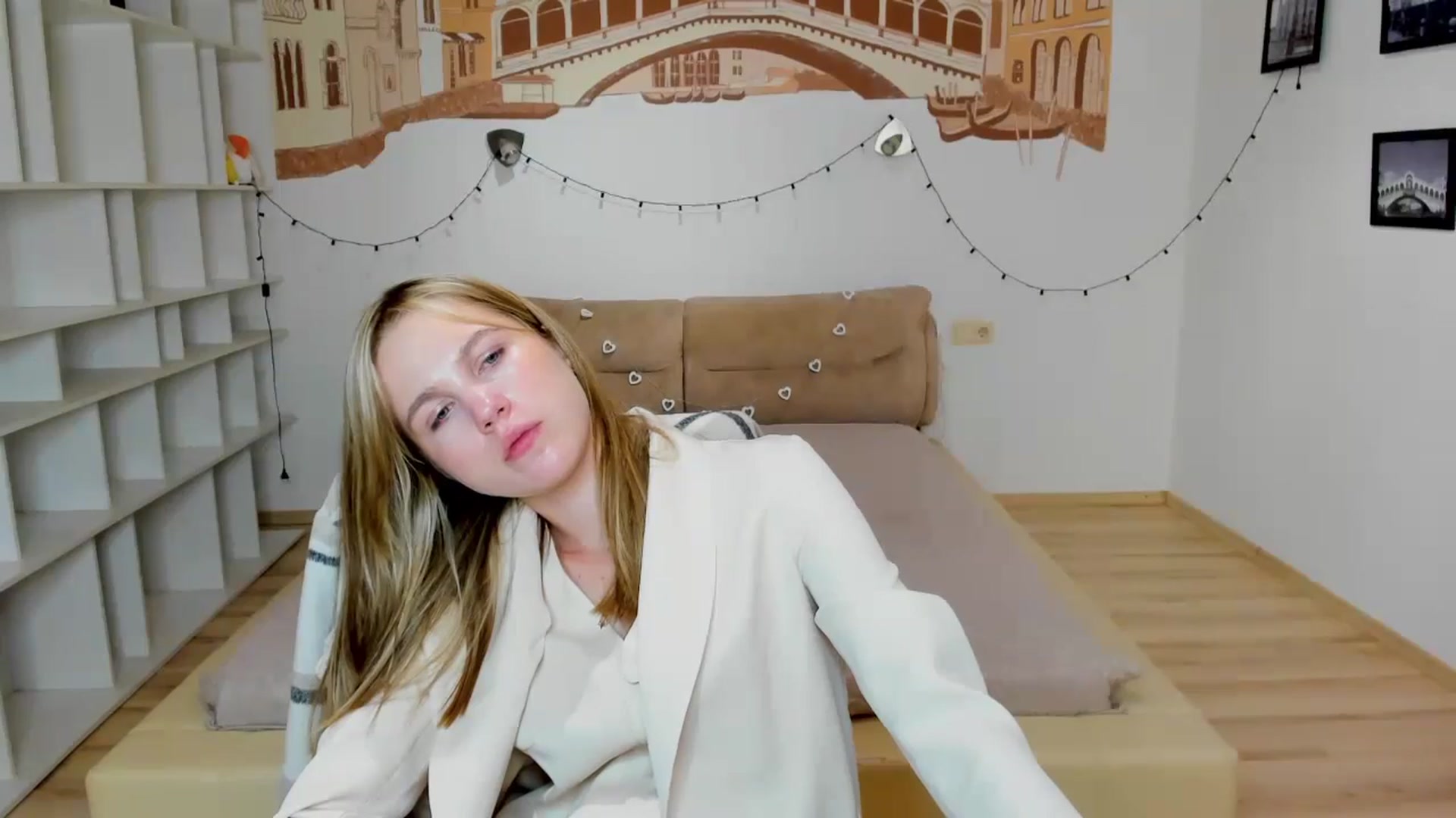 Gallery image thumbnail from Kate_Lewiss's myfreecams stream on, 09/23/2024, 09:47 image 13 of 20
