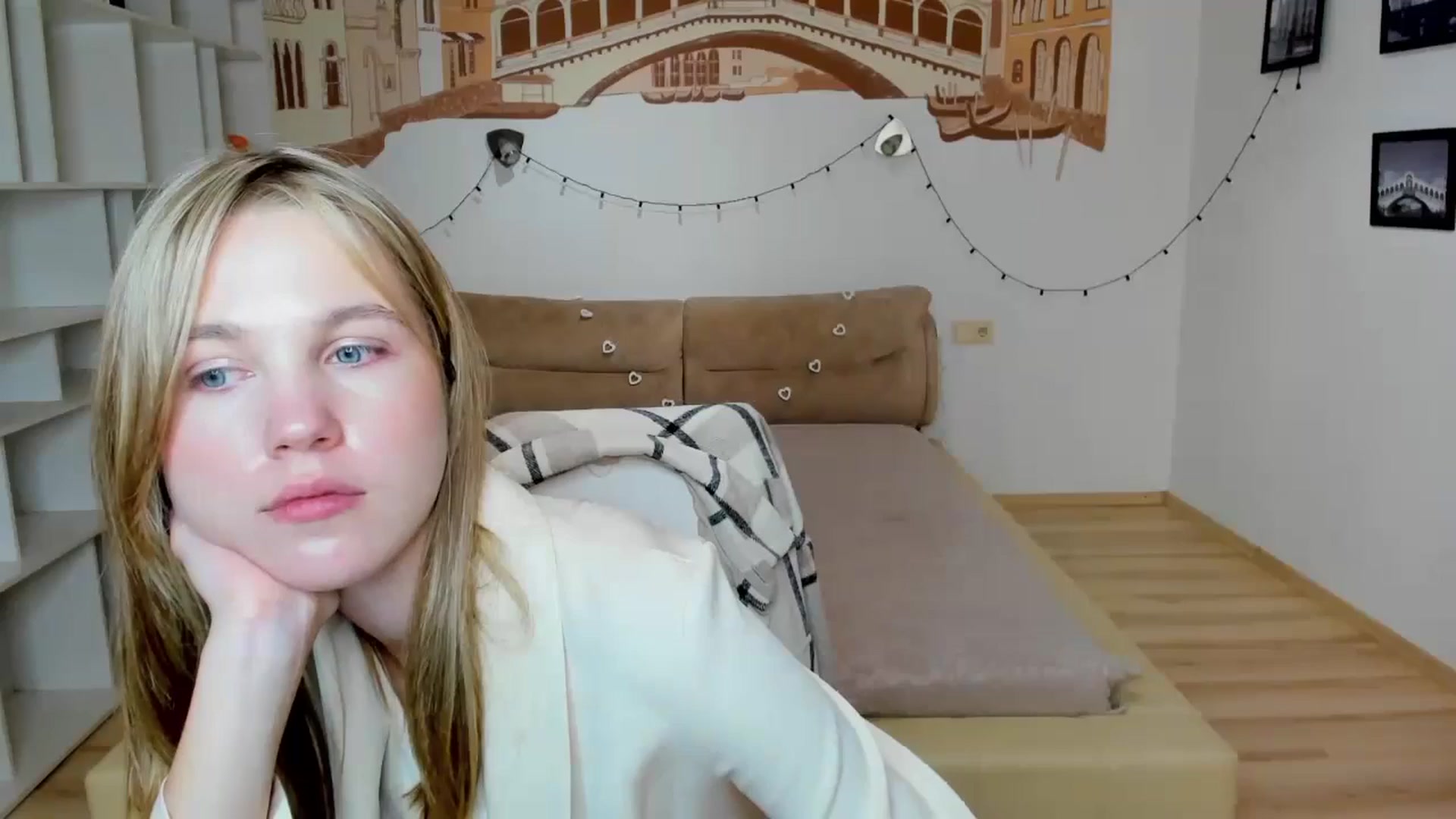 Gallery image thumbnail from Kate_Lewiss's myfreecams stream on, 09/23/2024, 09:47 image 11 of 20