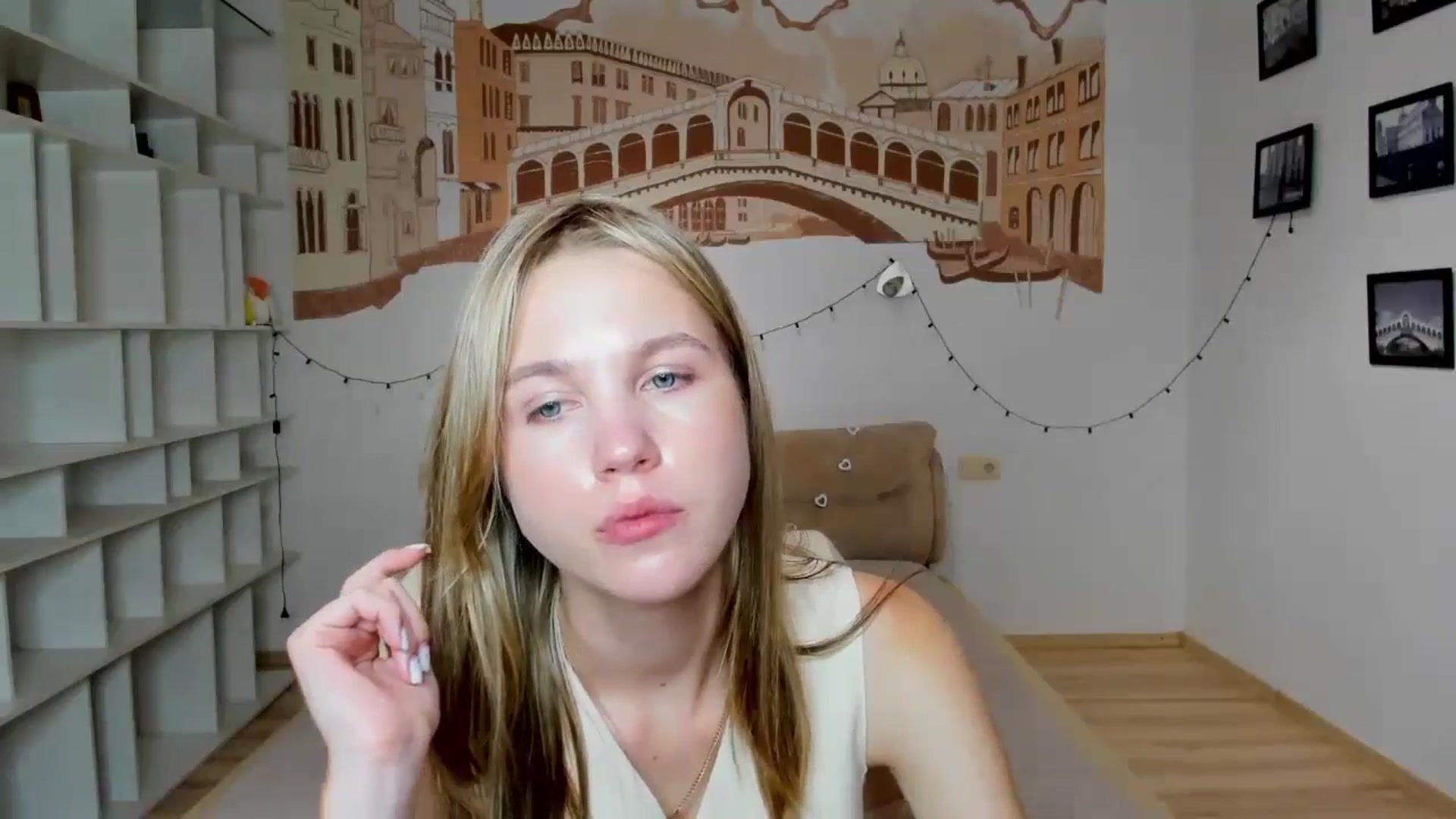 Gallery image thumbnail from Kate_Lewiss's myfreecams stream on, 09/23/2024, 11:03 image 4 of 20