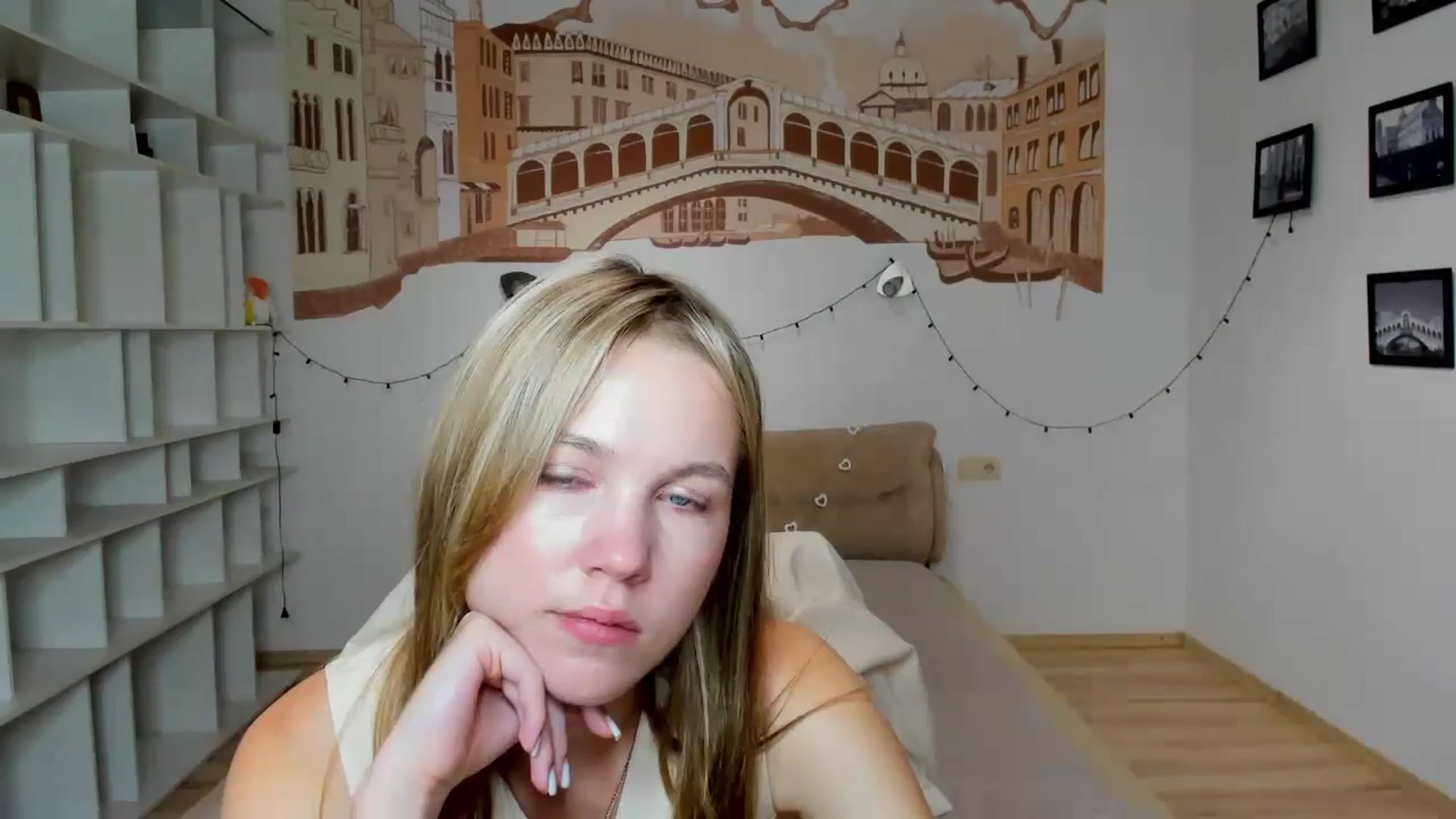 Gallery image thumbnail from Kate_Lewiss's myfreecams stream on, 09/23/2024, 11:03 image 5 of 20