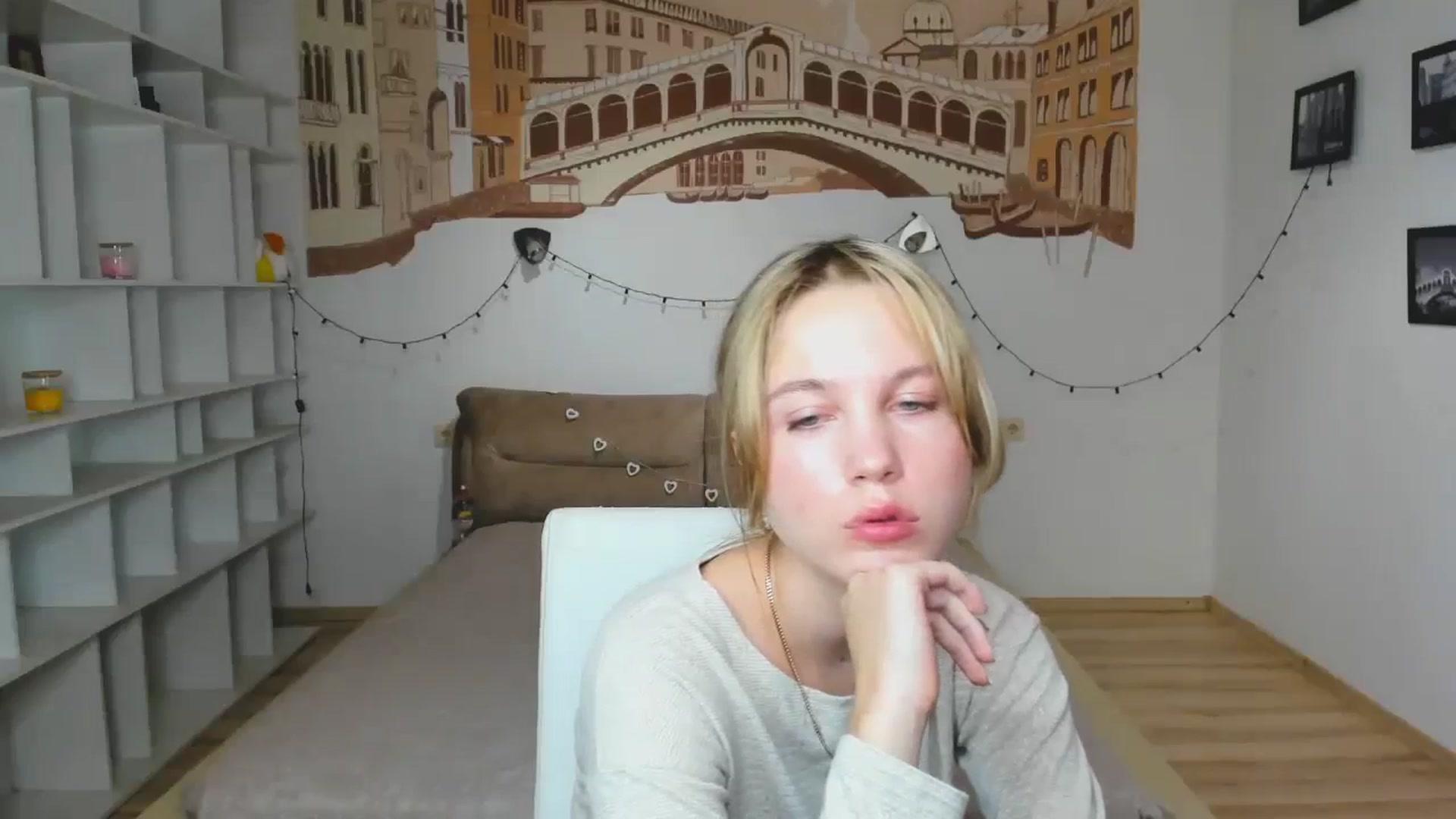 Gallery image thumbnail from Kate_Lewiss's myfreecams stream on, 09/24/2024, 08:02 image 17 of 20
