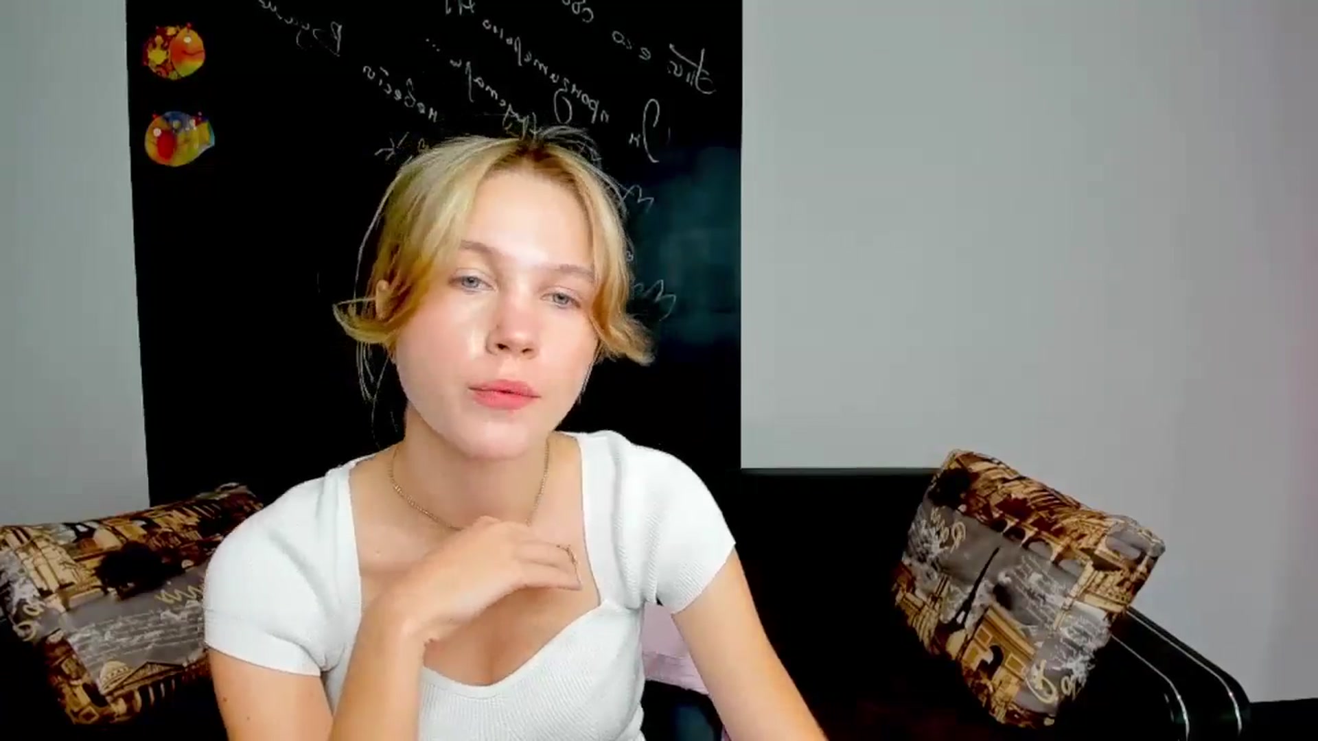 Gallery image thumbnail from Kate_Lewiss's myfreecams stream on, 09/25/2024, 07:36 image 7 of 20