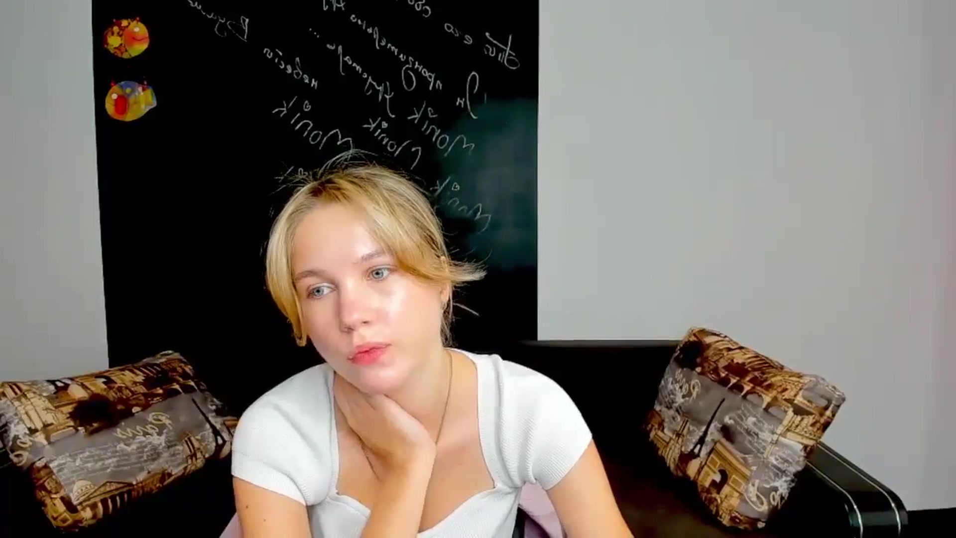 Gallery image thumbnail from Kate_Lewiss's myfreecams stream on, 09/25/2024, 07:36 image 16 of 20