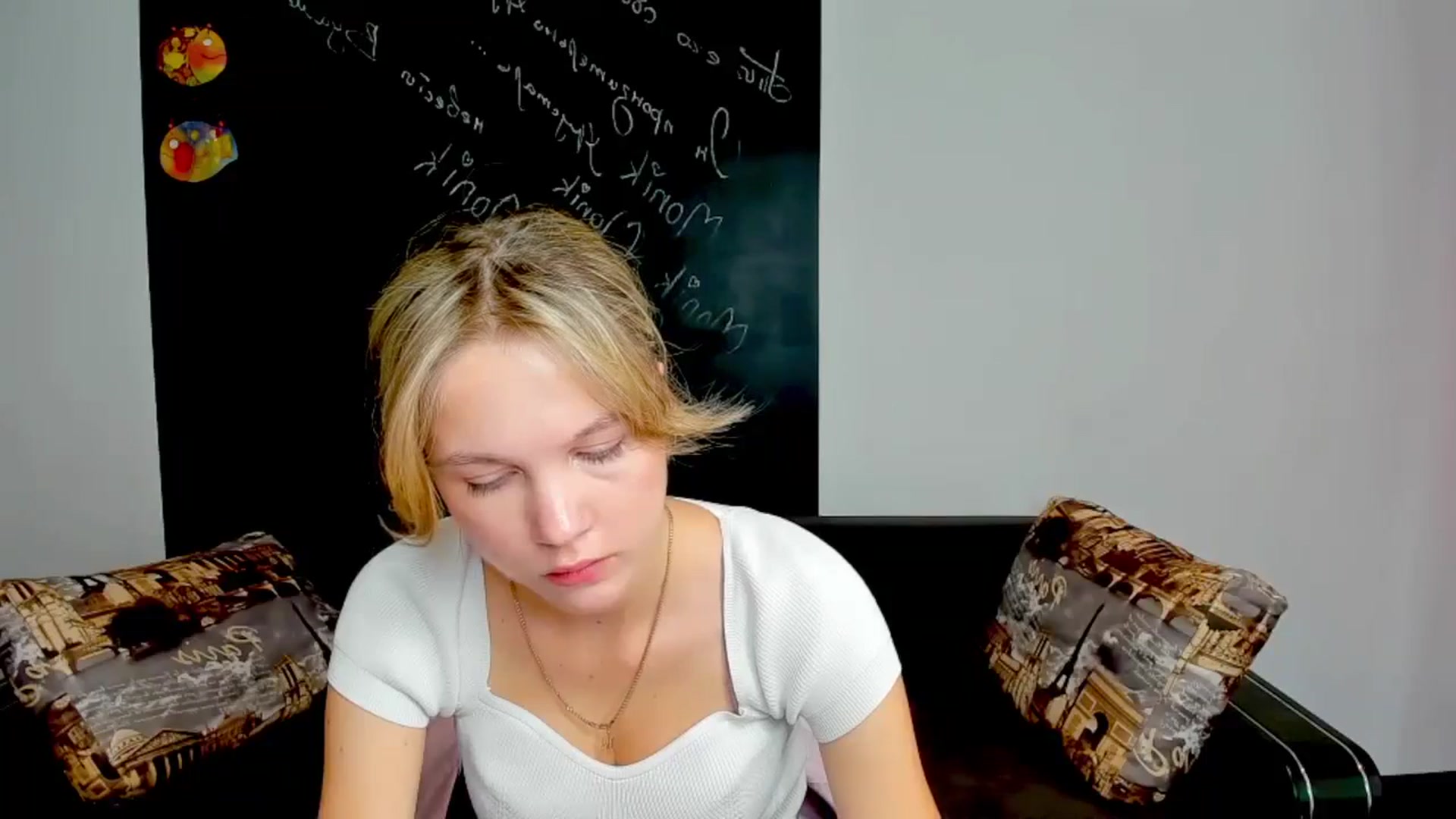 Gallery image thumbnail from Kate_Lewiss's myfreecams stream on, 09/25/2024, 07:36 image 12 of 20