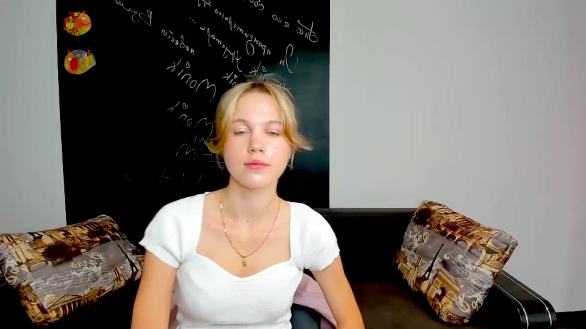 Gallery image thumbnail from Kate_Lewiss's myfreecams stream on, 09/25/2024, 07:36 image 6 of 20