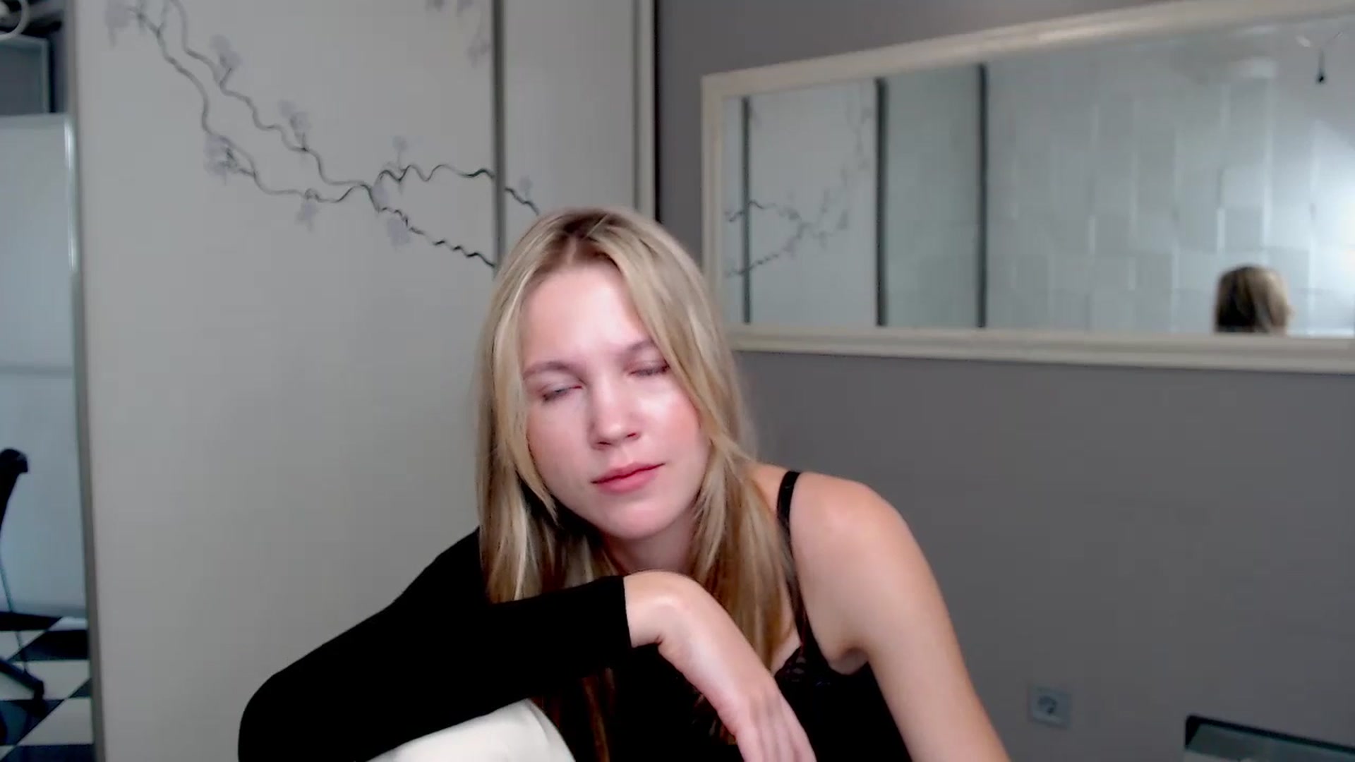 Gallery image thumbnail from Kate_Lewiss's myfreecams stream on, 09/26/2024, 08:42 image 19 of 20