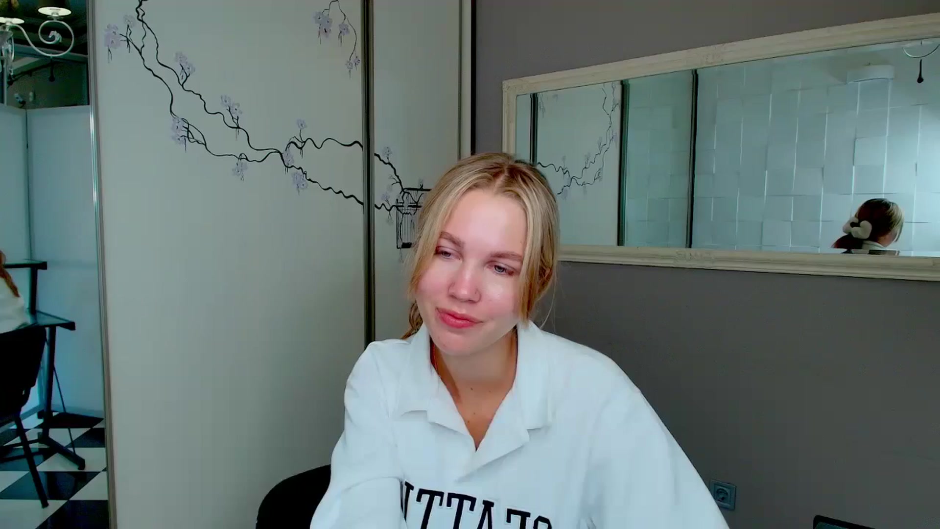 Gallery image thumbnail from Kate_Lewiss's myfreecams stream on, 10/16/2024, 06:58 image 17 of 20