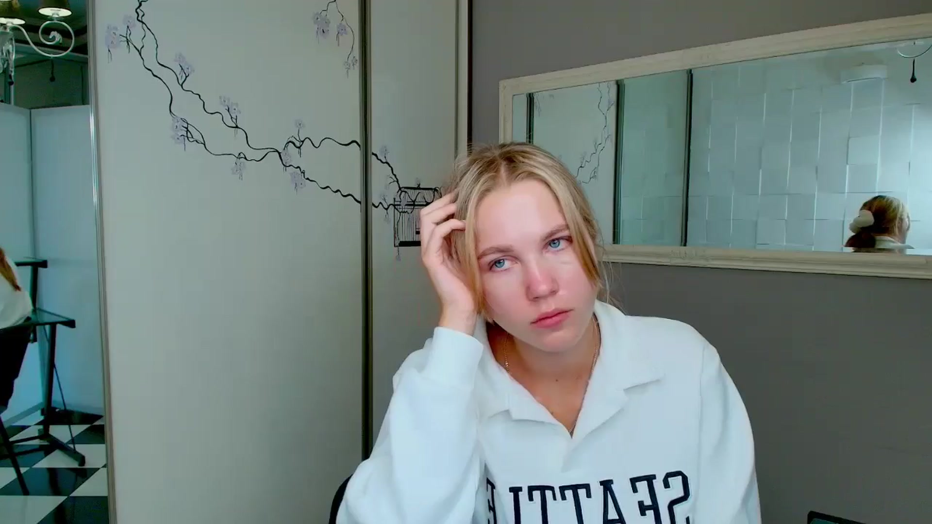 Gallery image thumbnail from Kate_Lewiss's myfreecams stream on, 10/16/2024, 11:01 image 10 of 20