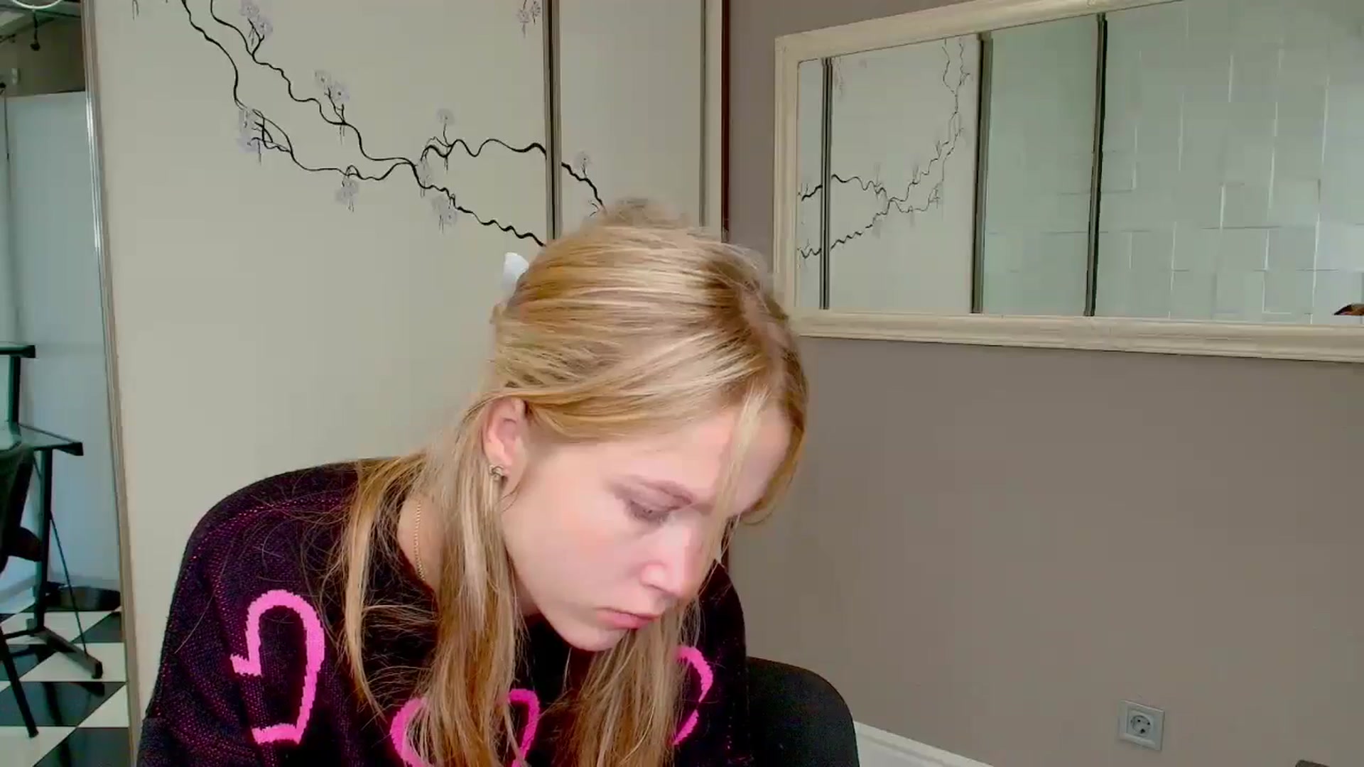 Gallery image thumbnail from Kate_Lewiss's myfreecams stream on, 10/17/2024, 06:13 image 20 of 20