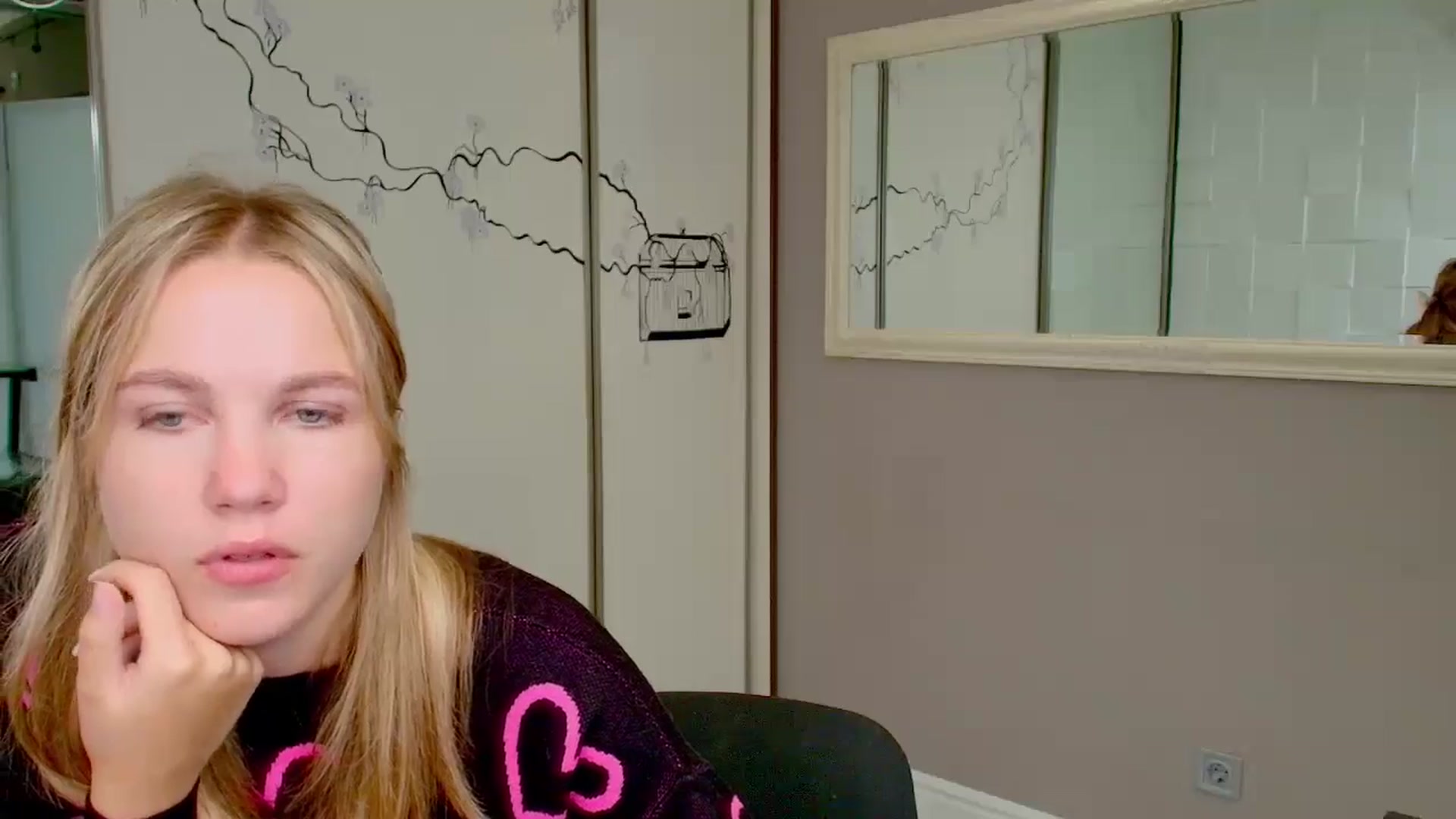 Gallery image thumbnail from Kate_Lewiss's myfreecams stream on, 10/17/2024, 06:13 image 16 of 20