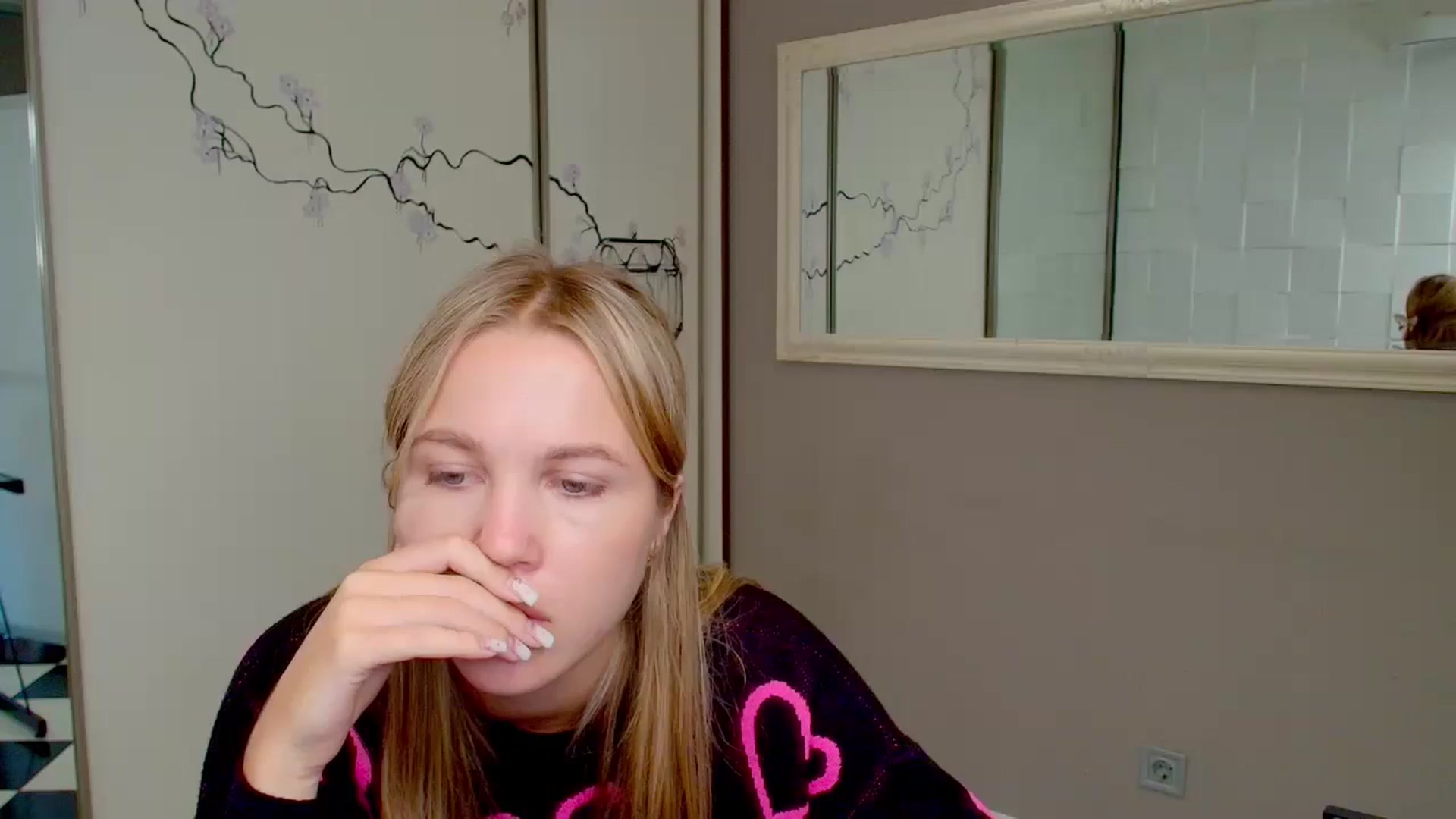 Gallery image thumbnail from Kate_Lewiss's myfreecams stream on, 10/17/2024, 08:33 image 10 of 20