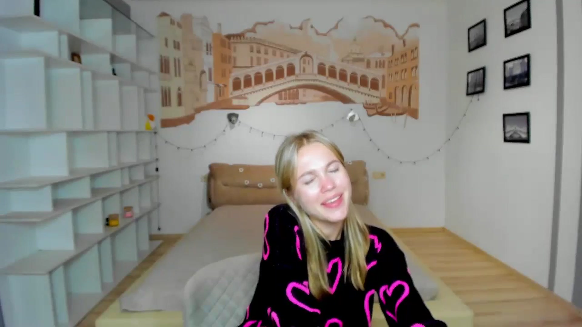 Gallery image thumbnail from Kate_Lewiss's myfreecams stream on, 10/17/2024, 11:03 image 7 of 20