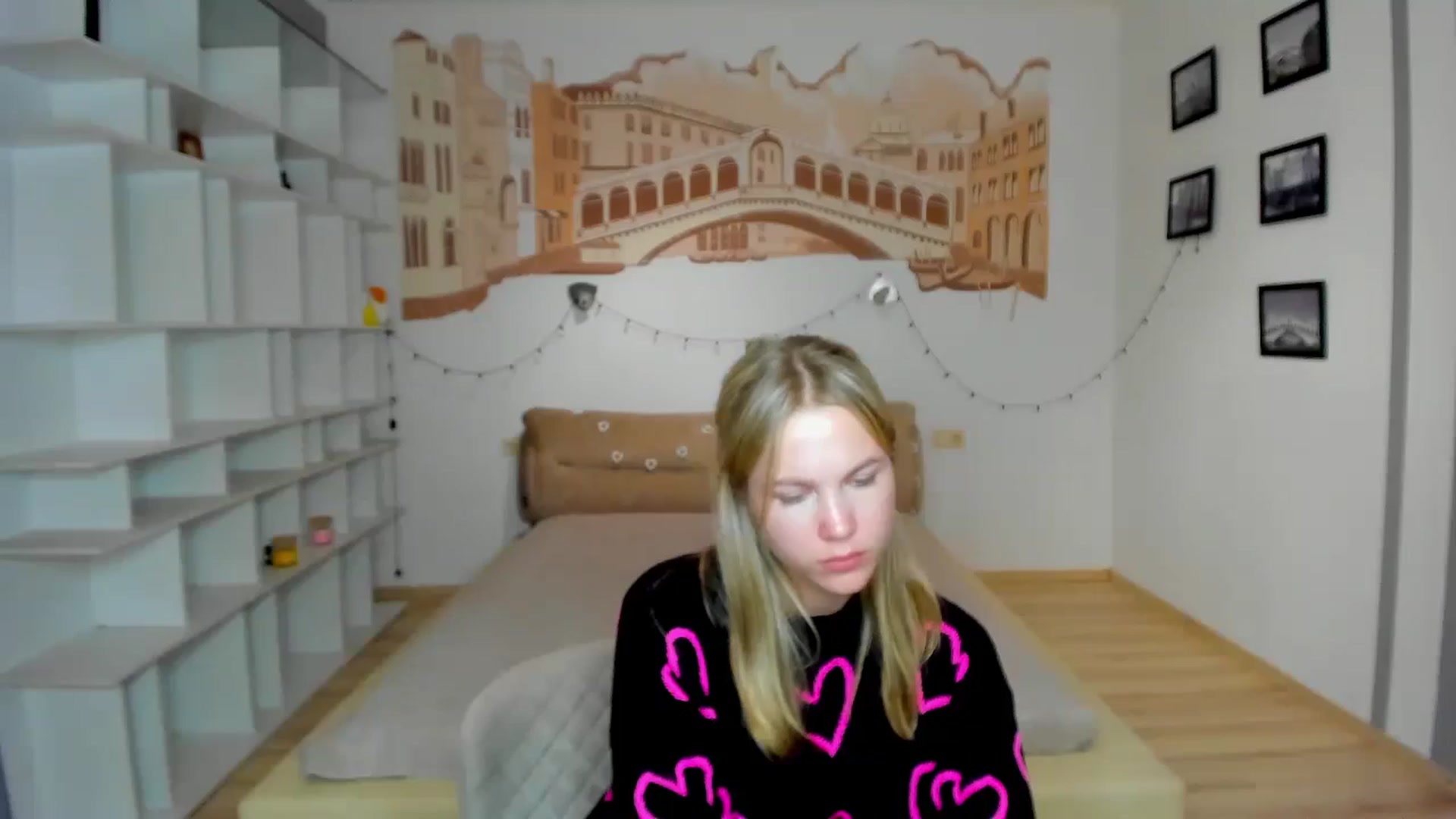 Gallery image thumbnail from Kate_Lewiss's myfreecams stream on, 10/17/2024, 11:03 image 9 of 20