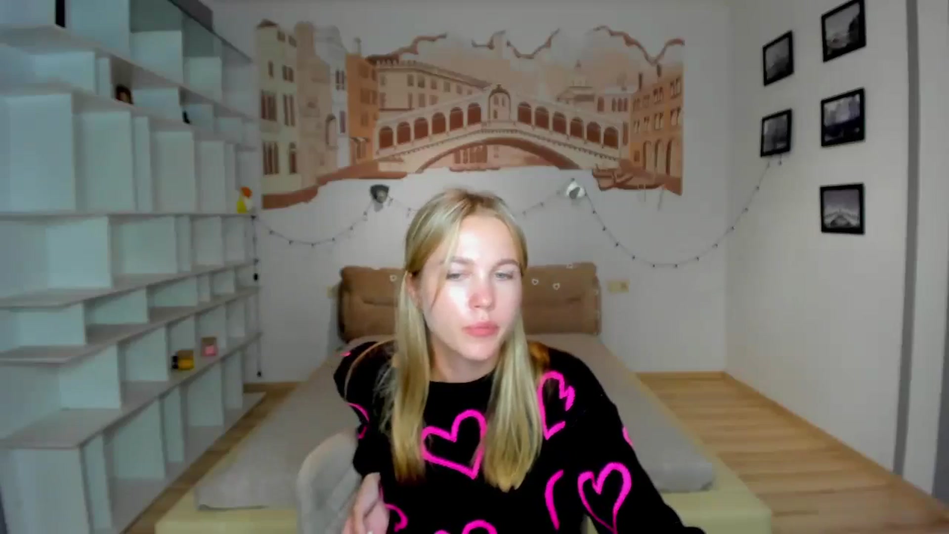 Gallery image thumbnail from Kate_Lewiss's myfreecams stream on, 10/17/2024, 11:03 image 11 of 20