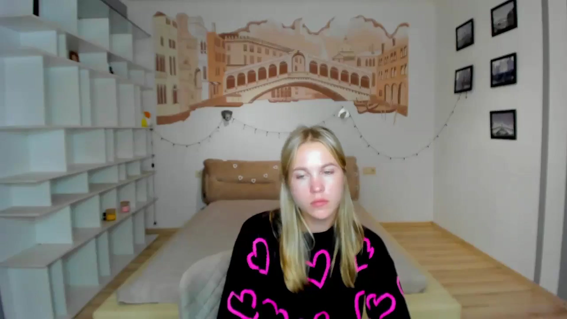 Gallery image thumbnail from Kate_Lewiss's myfreecams stream on, 10/17/2024, 11:03 image 8 of 20
