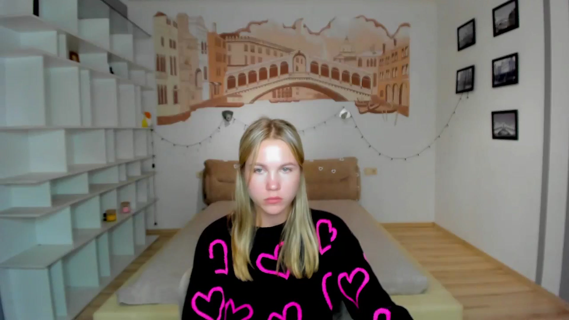 Gallery image thumbnail from Kate_Lewiss's myfreecams stream on, 10/17/2024, 11:03 image 3 of 20