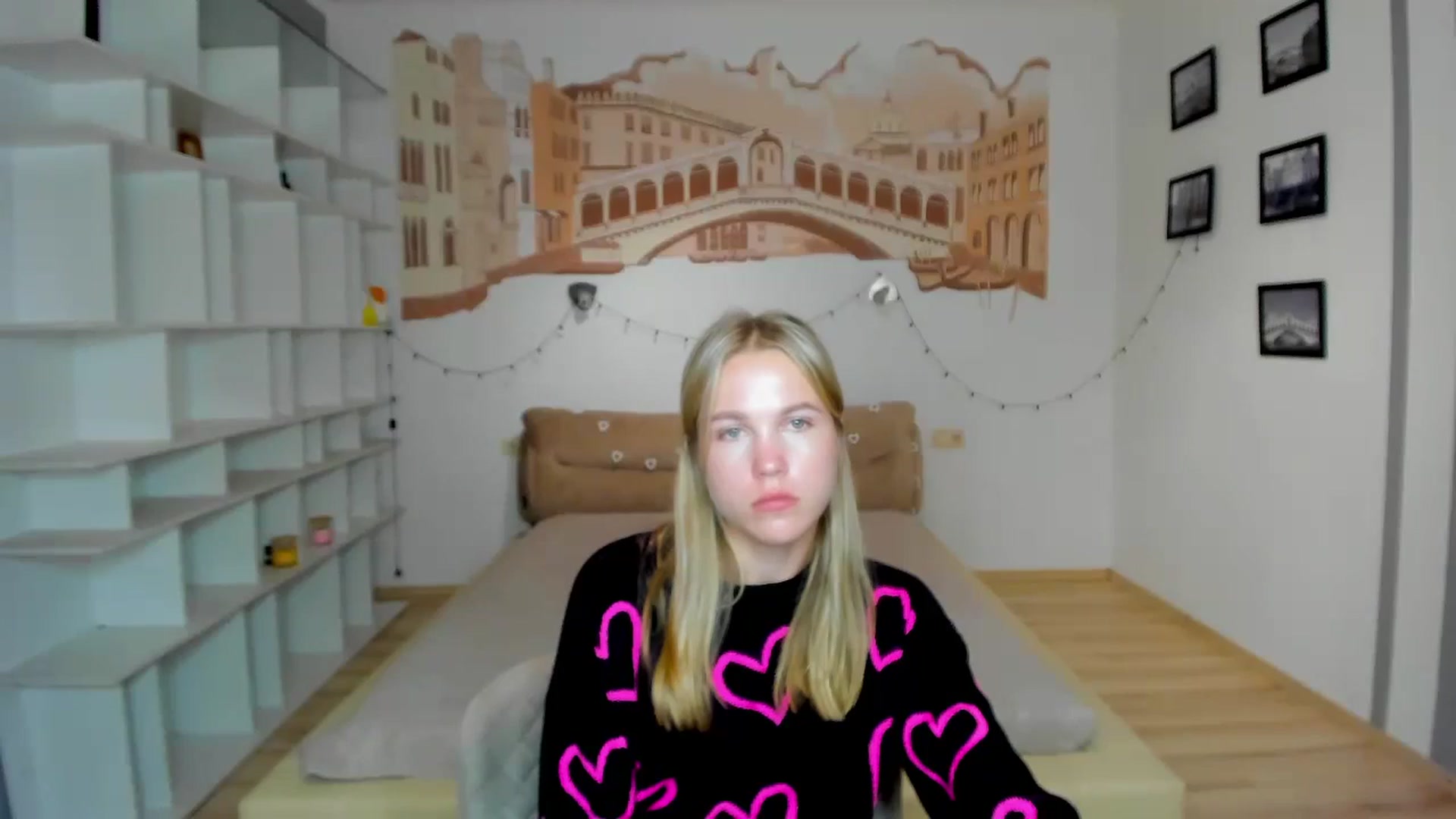 Gallery image thumbnail from Kate_Lewiss's myfreecams stream on, 10/17/2024, 11:03 image 4 of 20