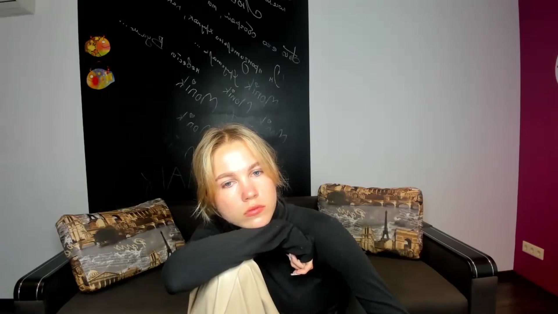 Gallery image thumbnail from Kate_Lewiss's myfreecams stream on, 10/18/2024, 06:47 image 12 of 20