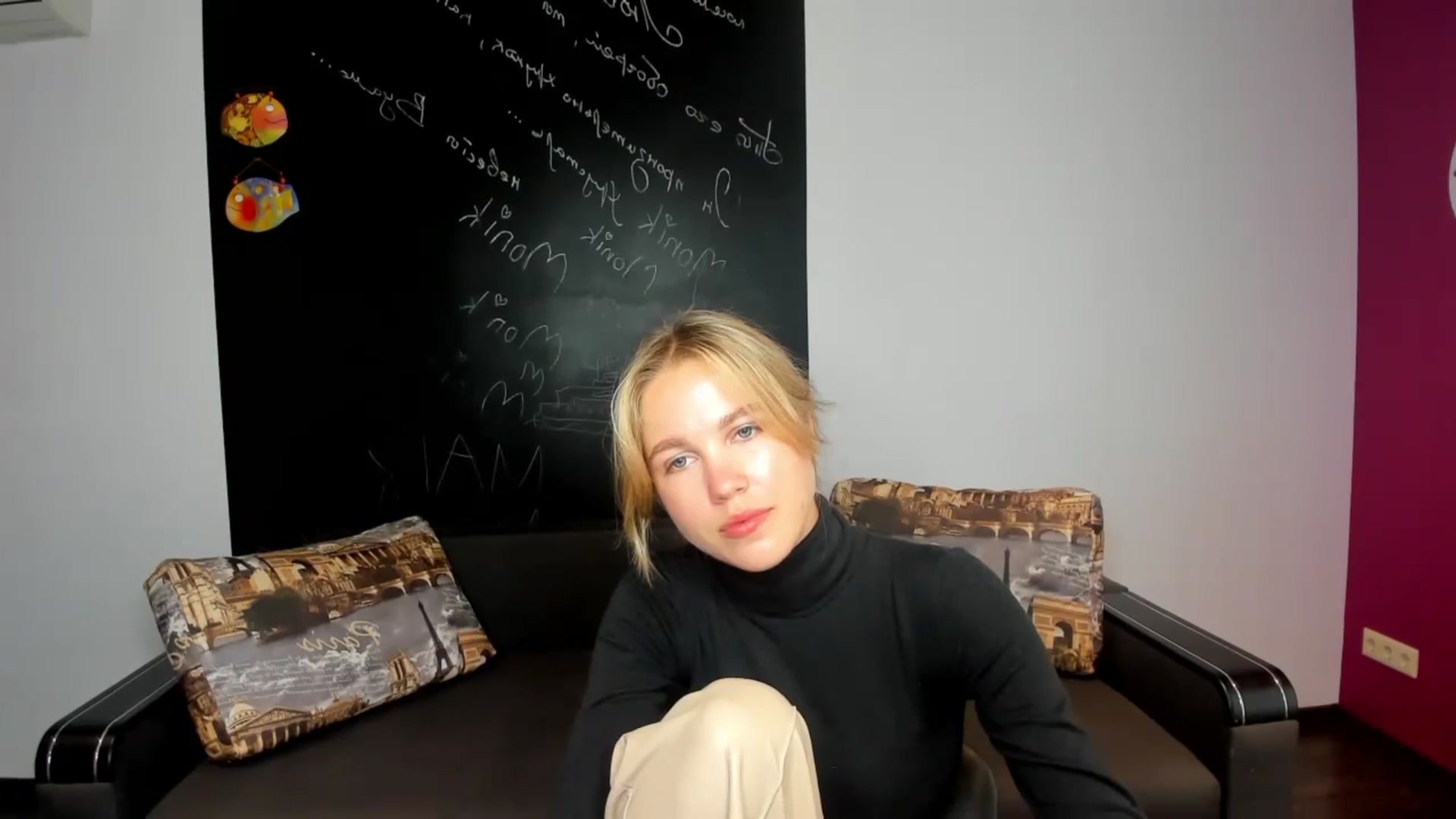 Gallery image thumbnail from Kate_Lewiss's myfreecams stream on, 10/18/2024, 06:47 image 17 of 20