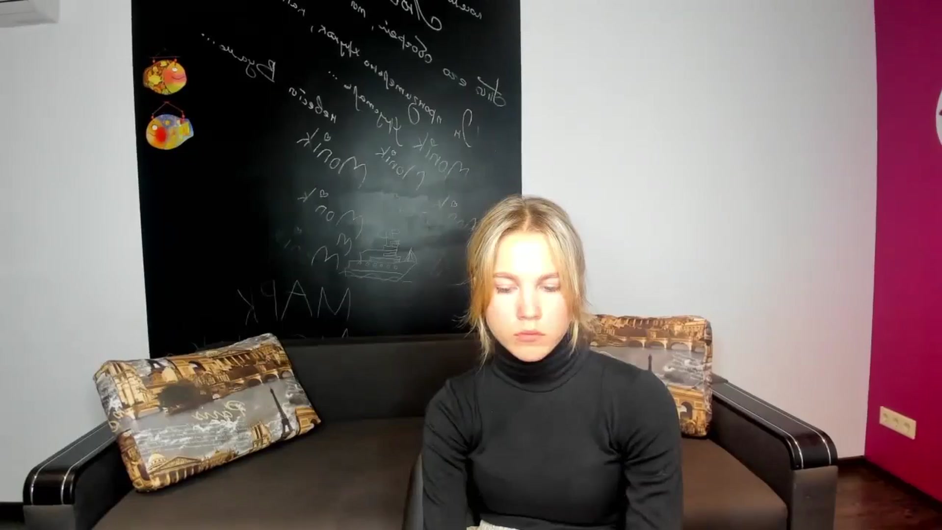 Gallery image thumbnail from Kate_Lewiss's myfreecams stream on, 10/18/2024, 11:04 image 18 of 20