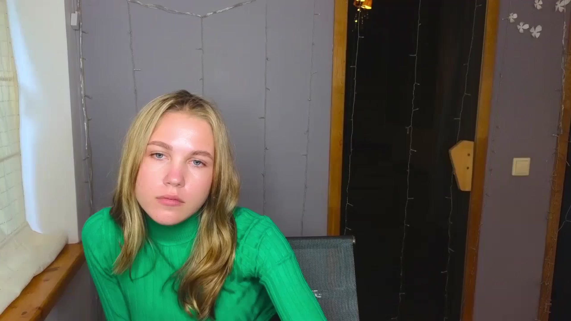 Gallery image thumbnail from Kate_Lewiss's myfreecams stream on, 10/19/2024, 11:17 image 16 of 20