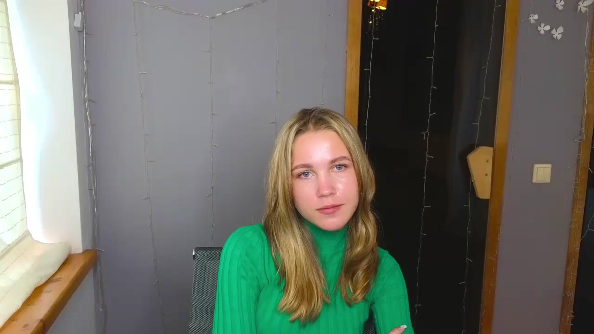 Gallery image thumbnail from Kate_Lewiss's myfreecams stream on, 10/19/2024, 11:17 image 14 of 20